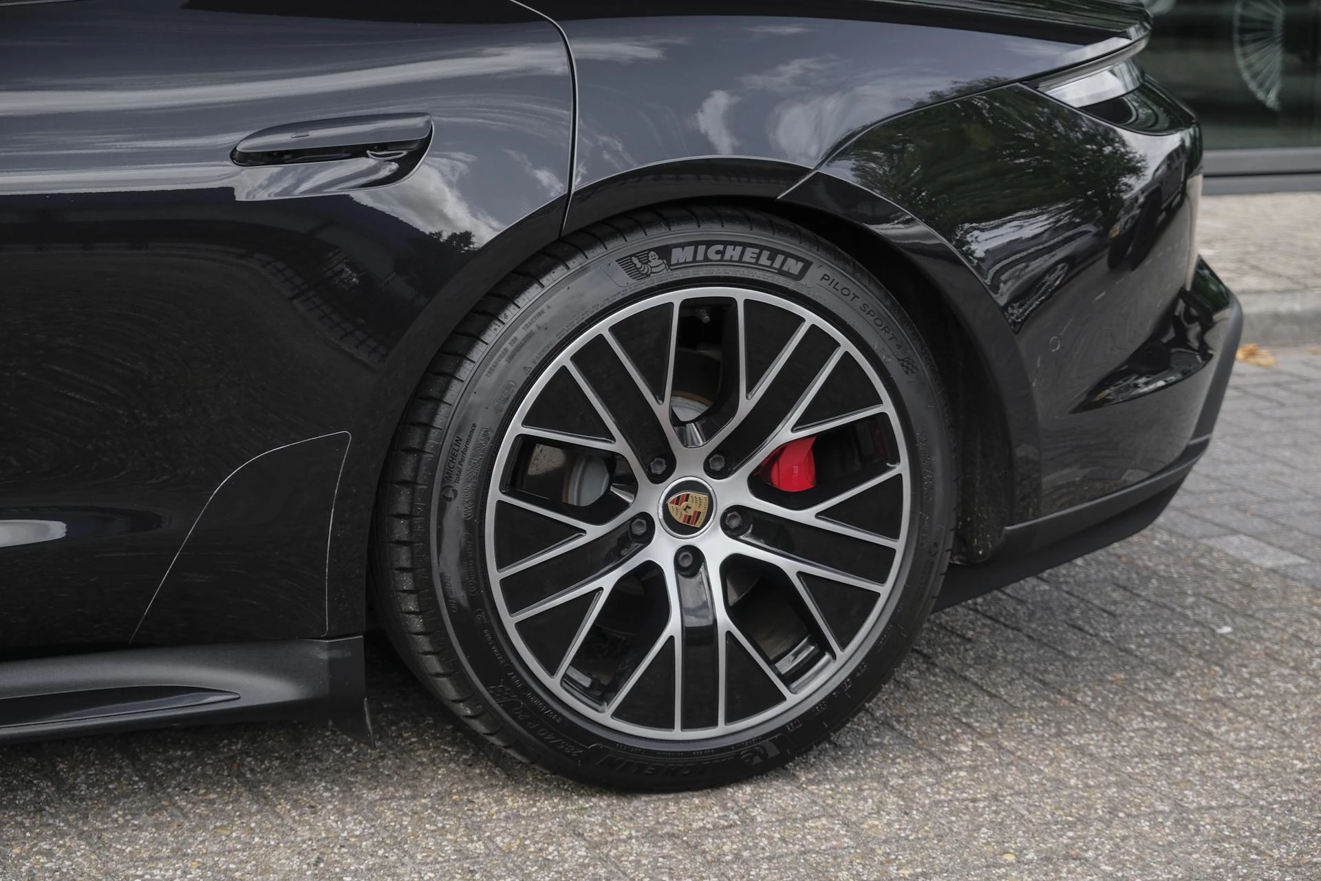 Hoofdafbeelding Porsche Taycan