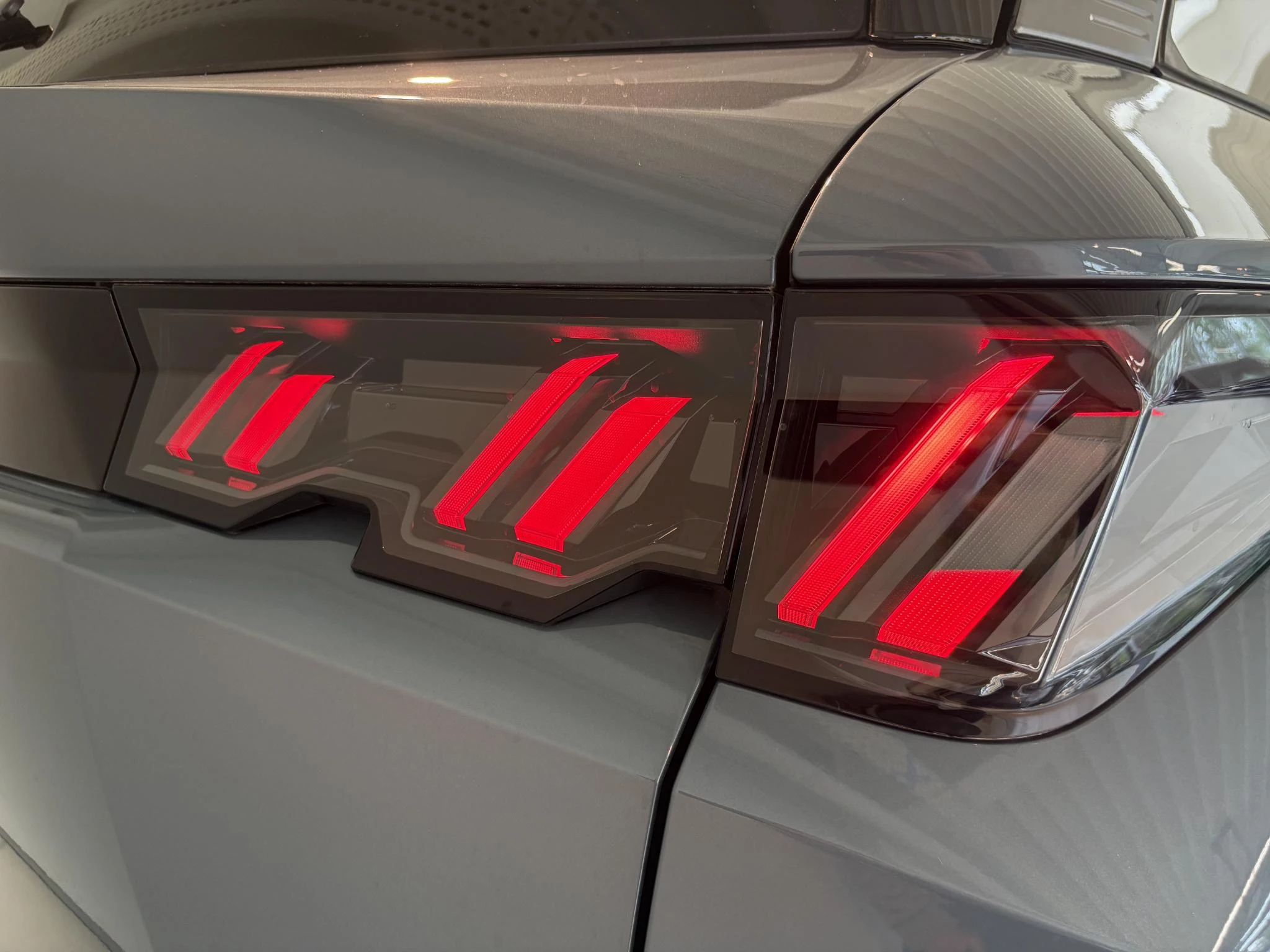 Hoofdafbeelding Peugeot e-5008