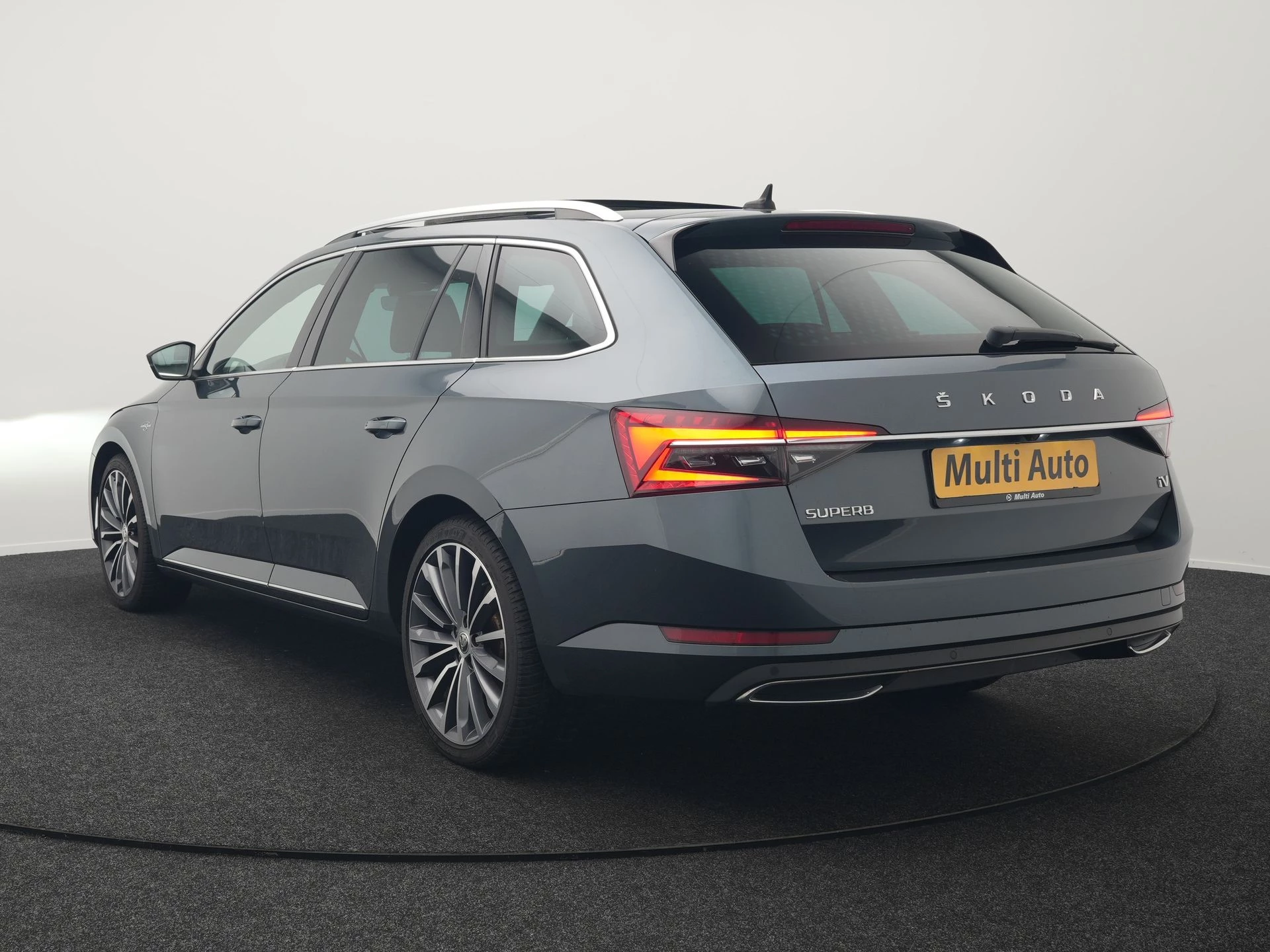 Hoofdafbeelding Škoda Superb