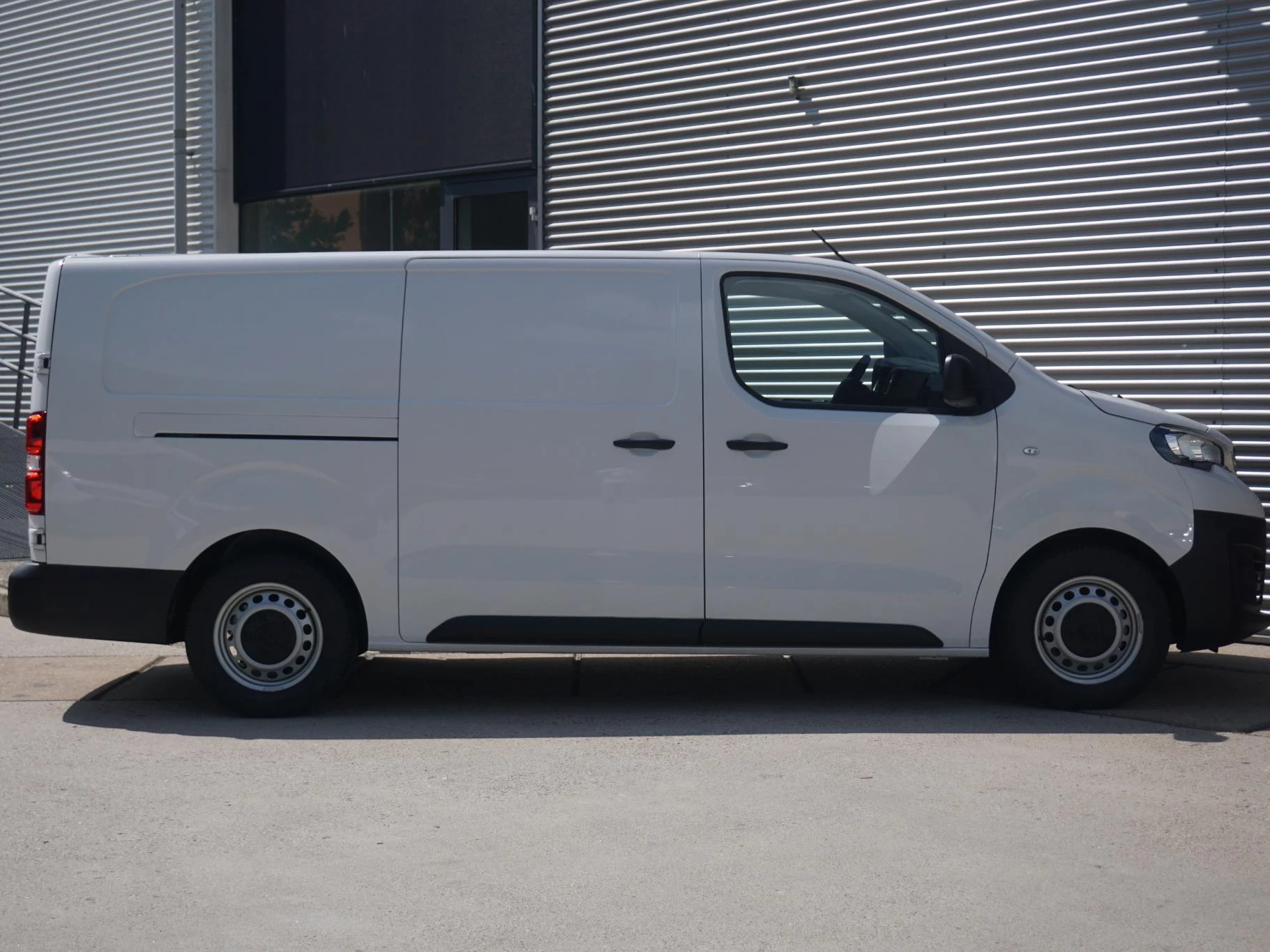 Hoofdafbeelding Peugeot e-Expert