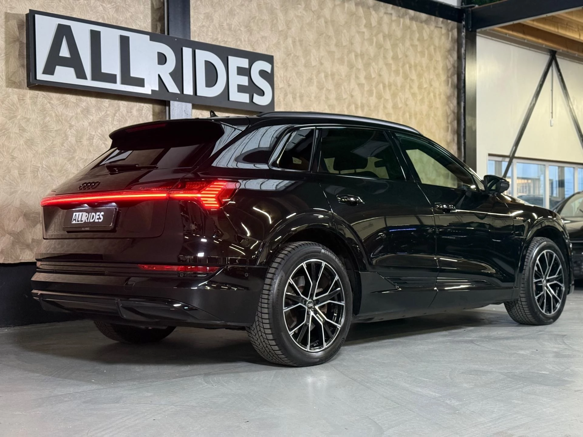 Hoofdafbeelding Audi e-tron