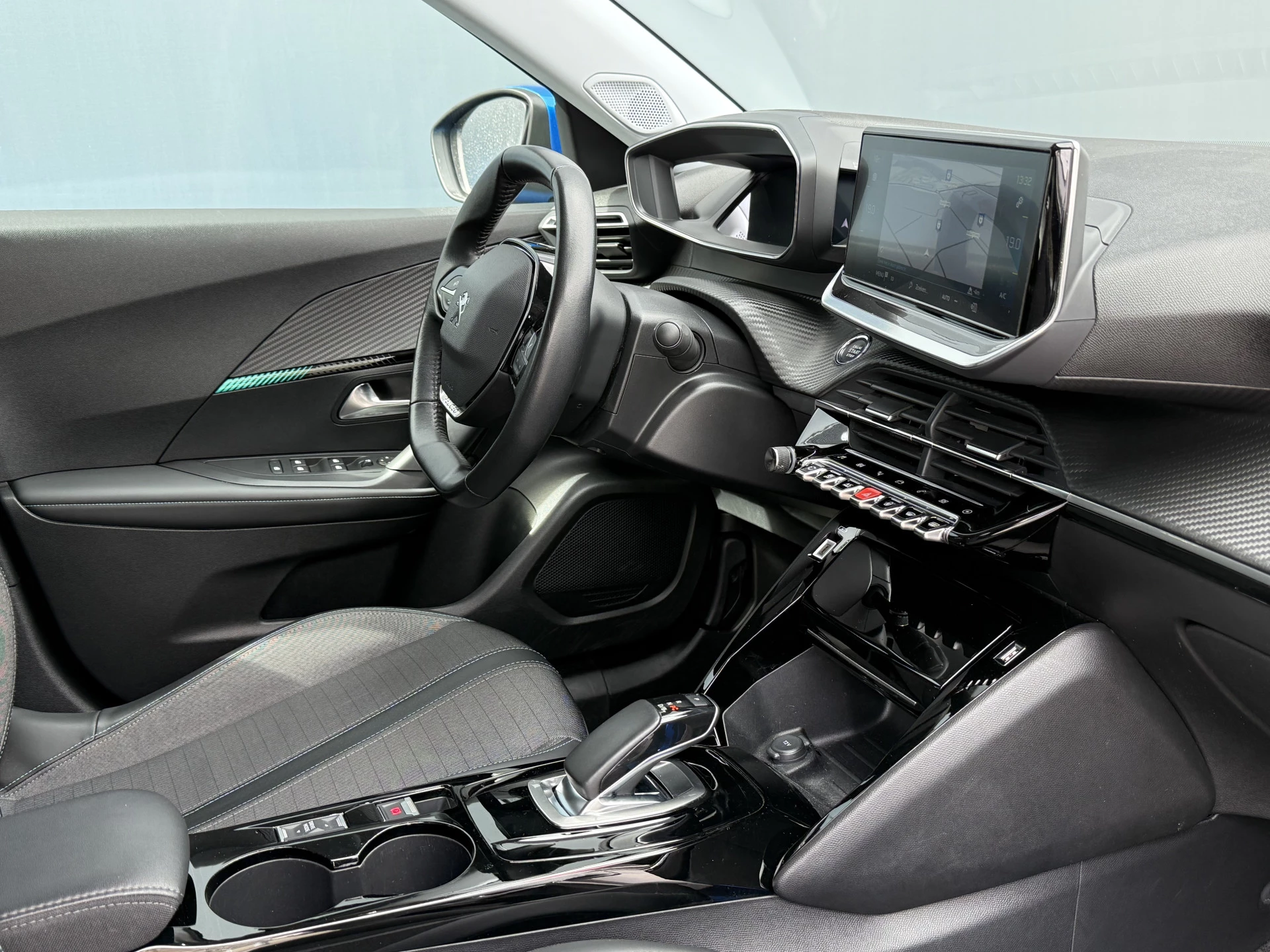 Hoofdafbeelding Peugeot e-2008