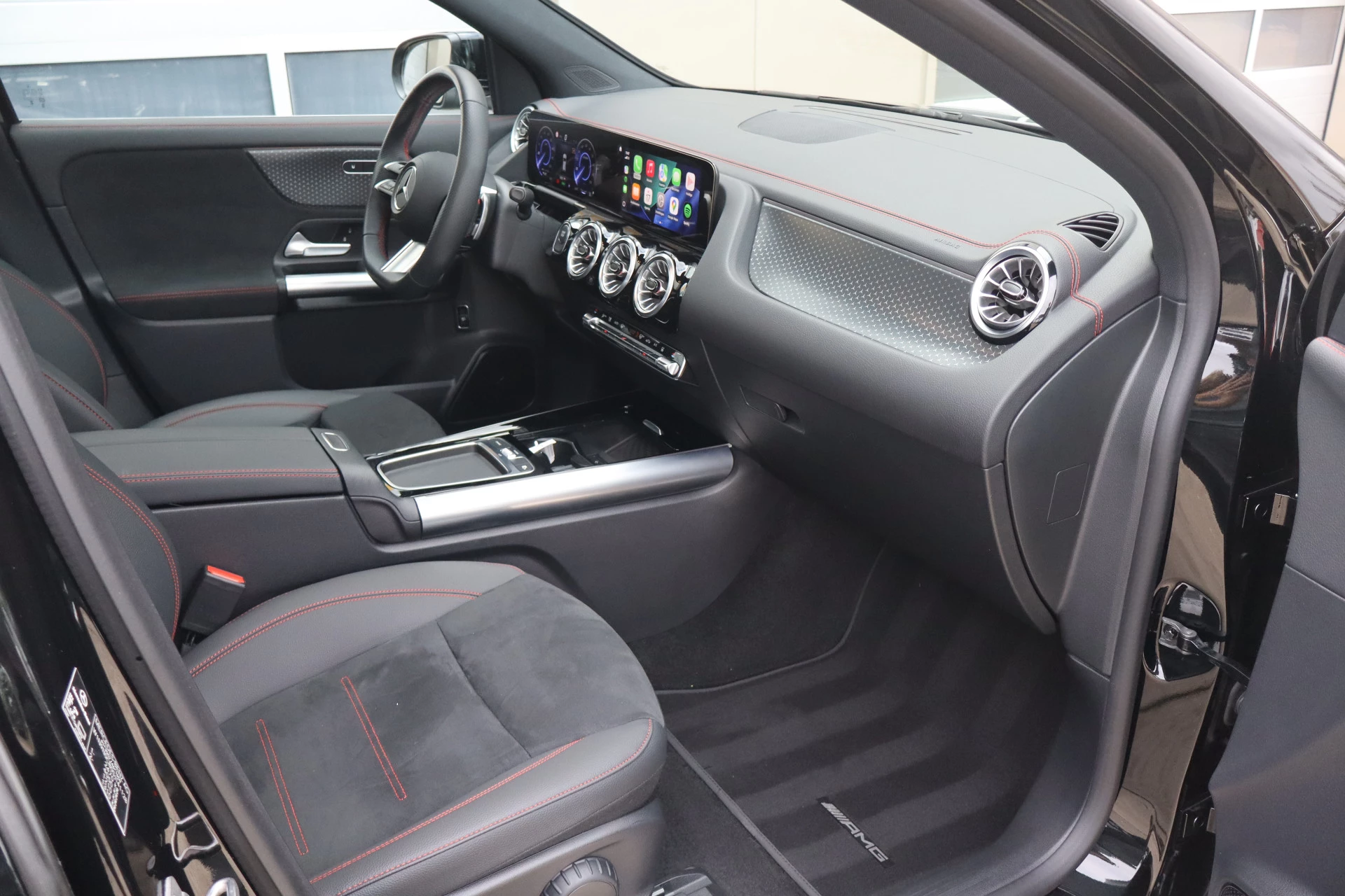 Hoofdafbeelding Mercedes-Benz EQA