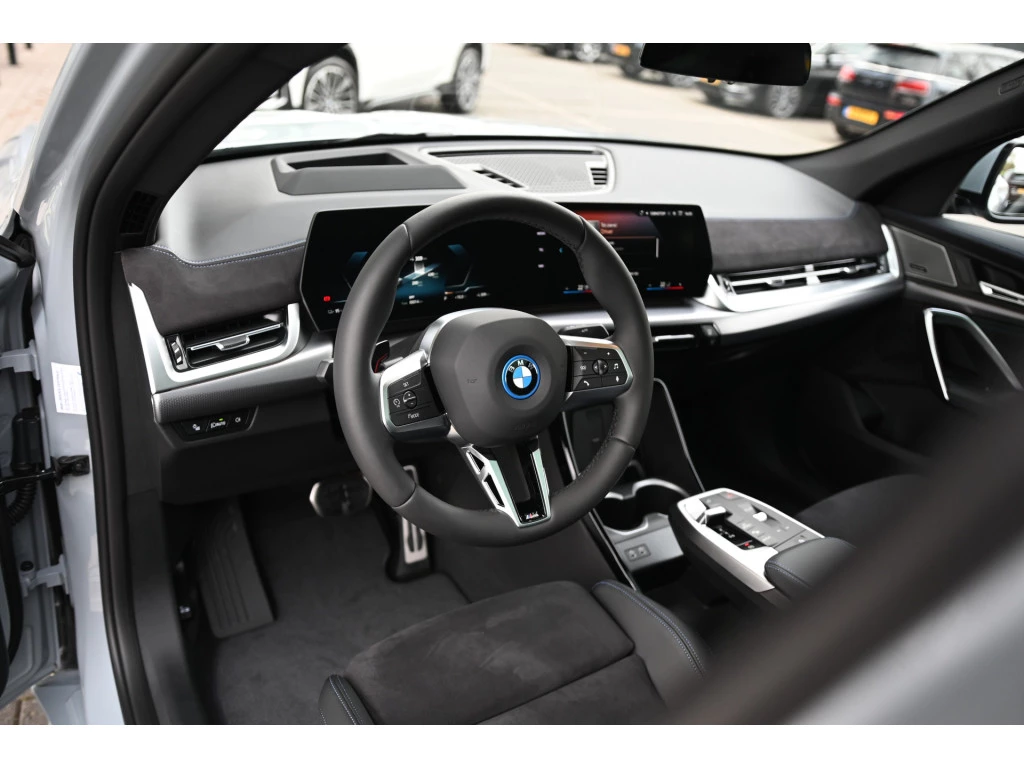 Hoofdafbeelding BMW iX2