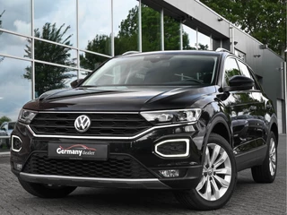 Volkswagen T-Roc 1.5TSI Style Business Pano ACC BSM Trekhaak Stoel/Stuur verwarmd