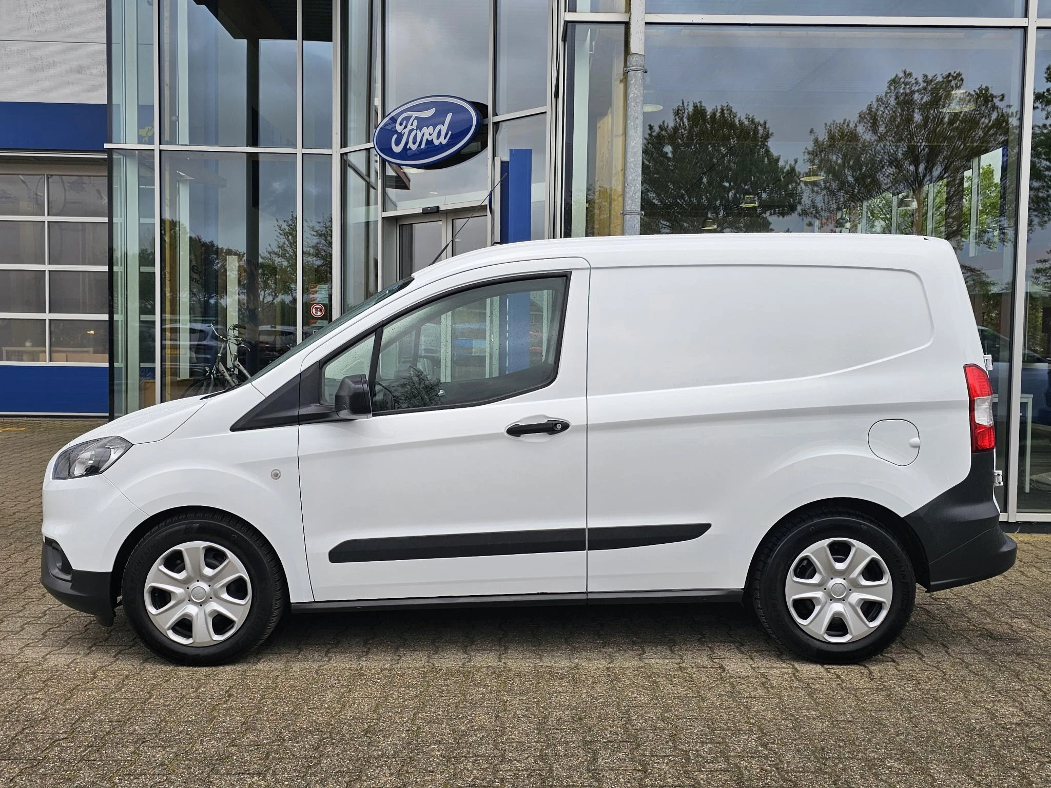 Hoofdafbeelding Ford Transit Courier