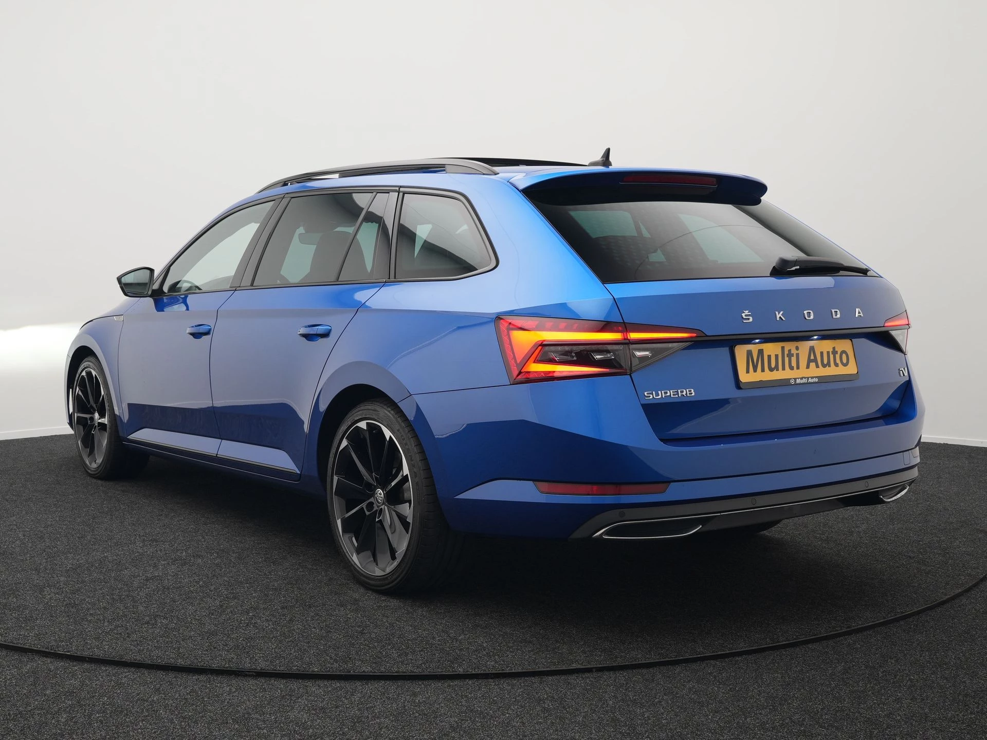 Hoofdafbeelding Škoda Superb