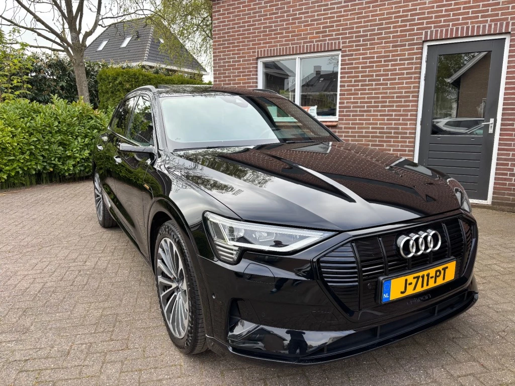 Hoofdafbeelding Audi e-tron