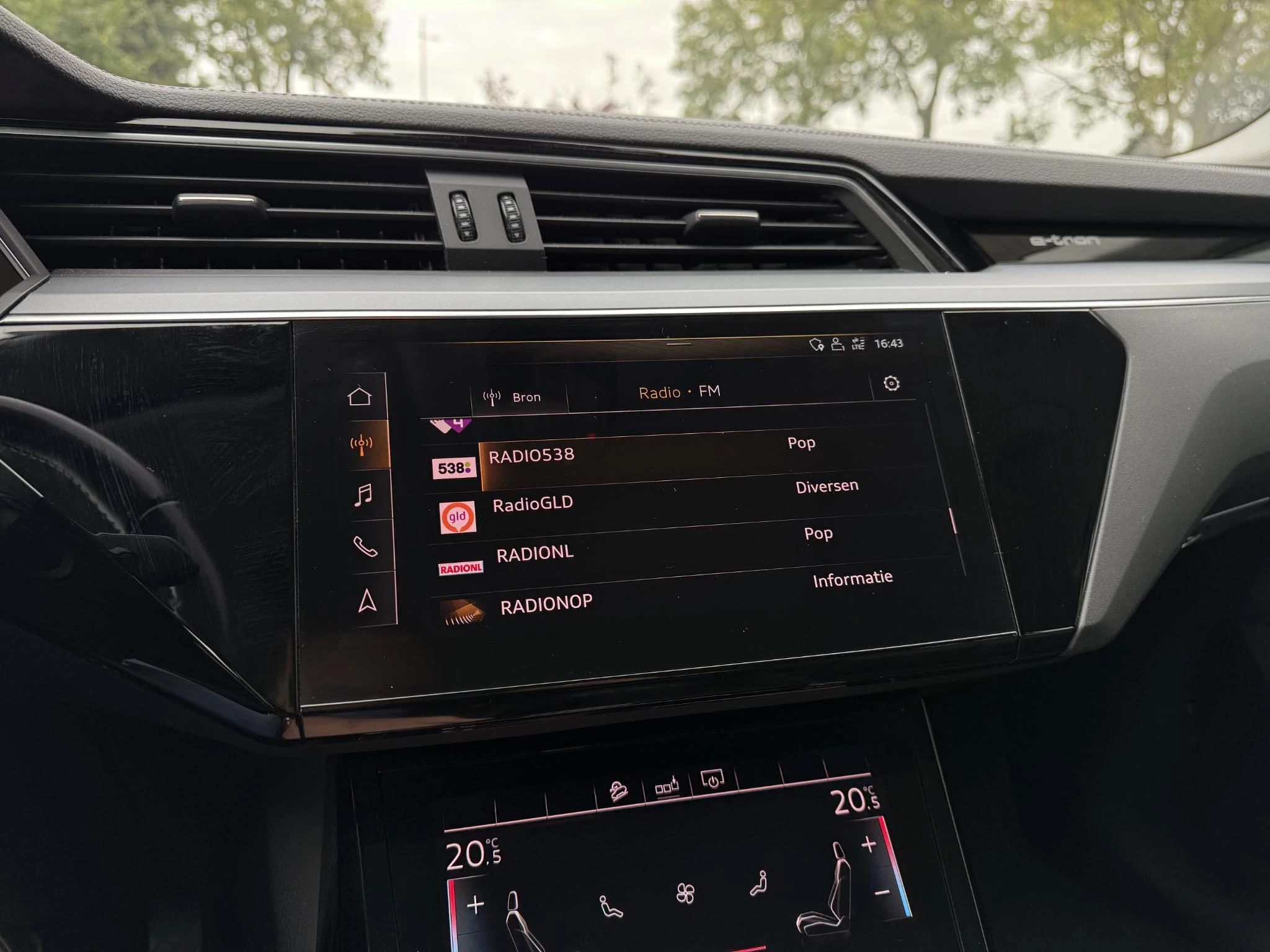 Hoofdafbeelding Audi e-tron