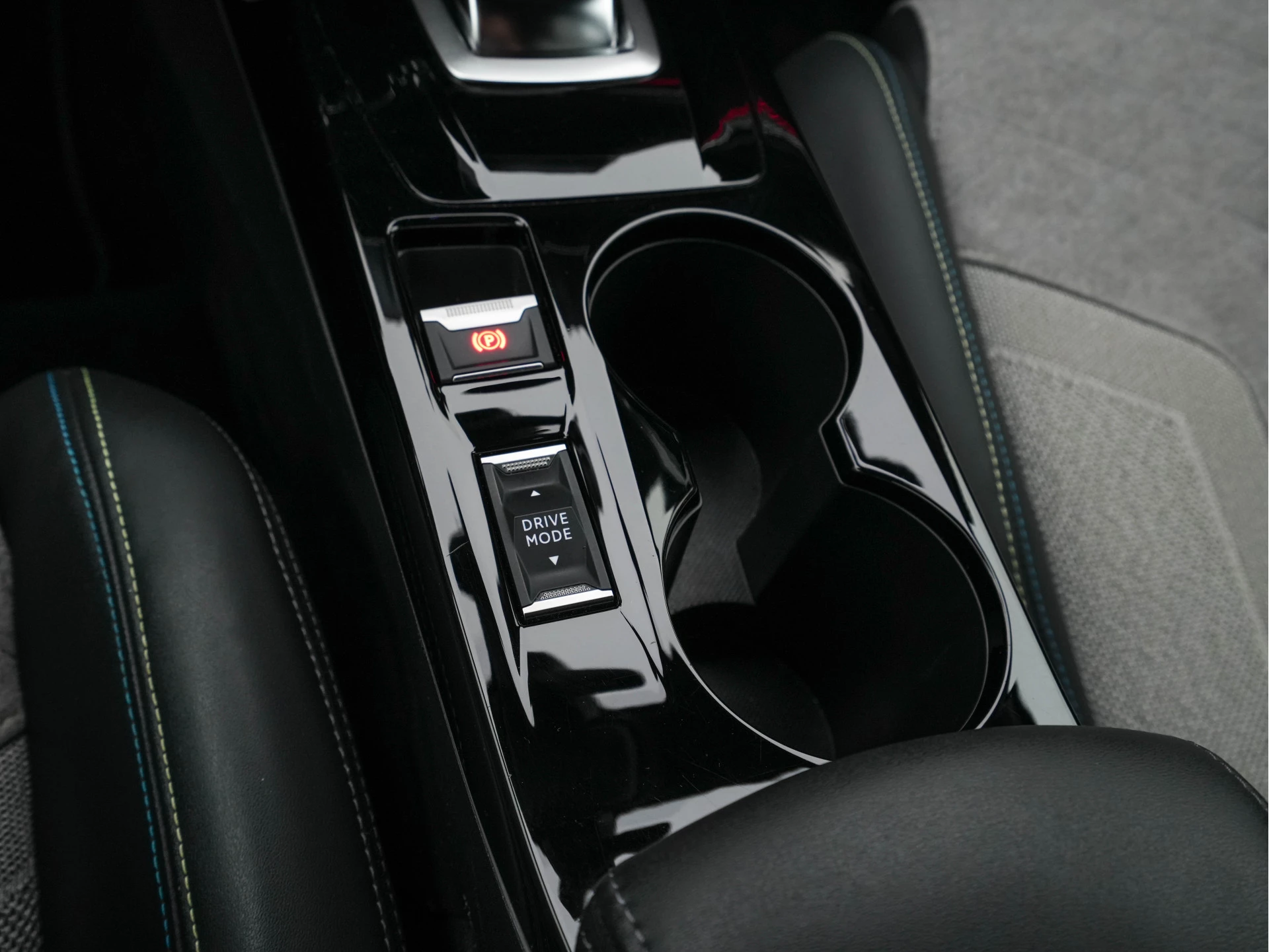 Hoofdafbeelding Peugeot e-208