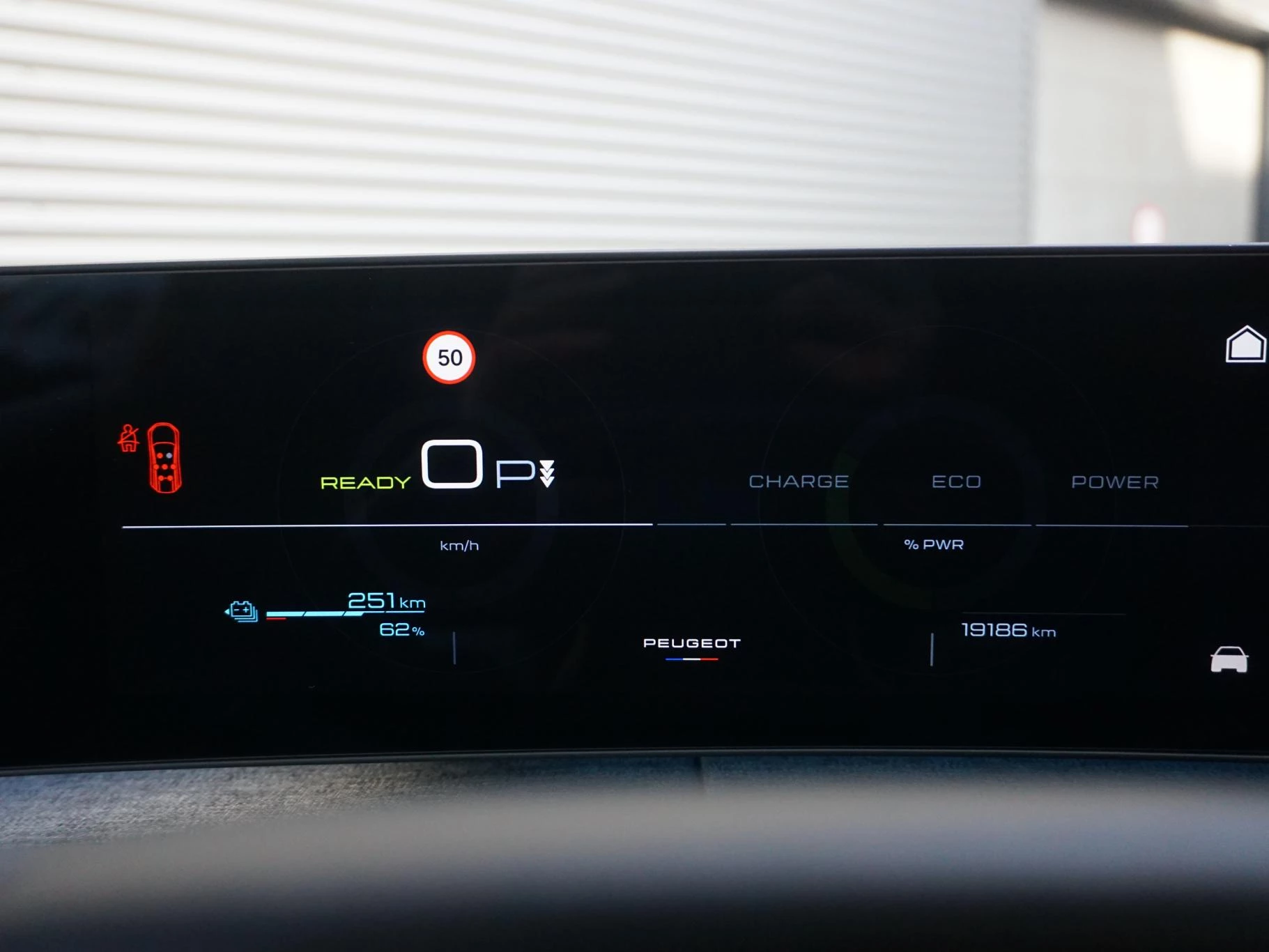 Hoofdafbeelding Peugeot e-5008