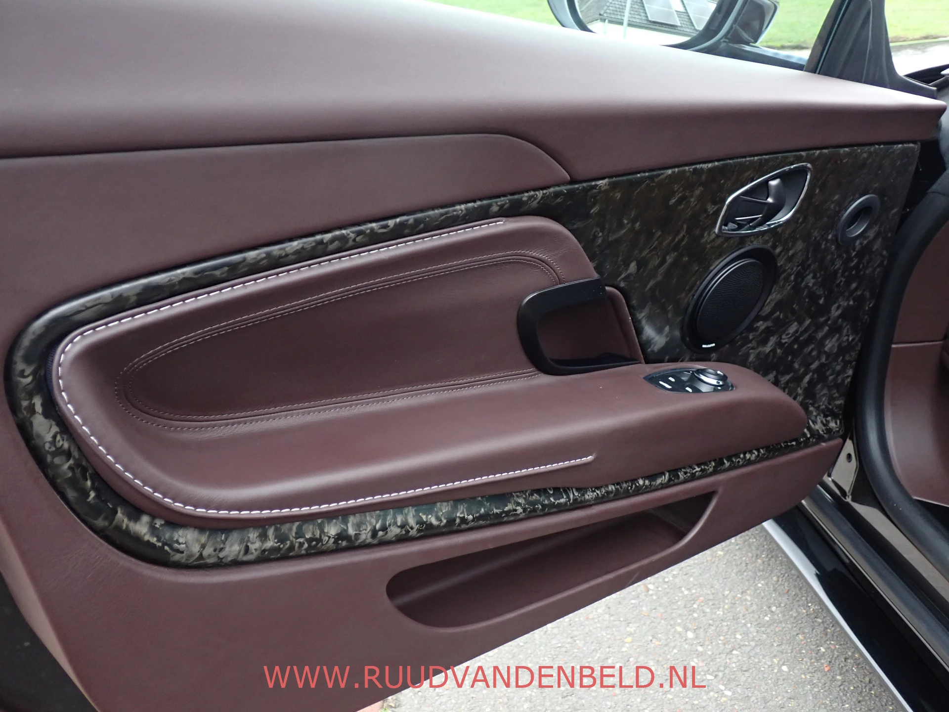 Hoofdafbeelding Aston Martin DB11