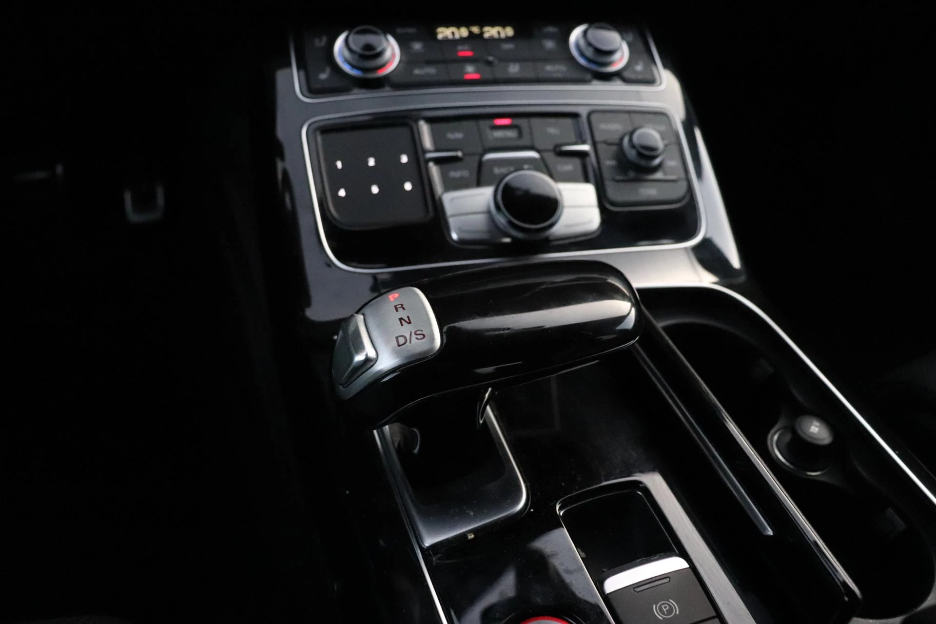 Hoofdafbeelding Audi A8