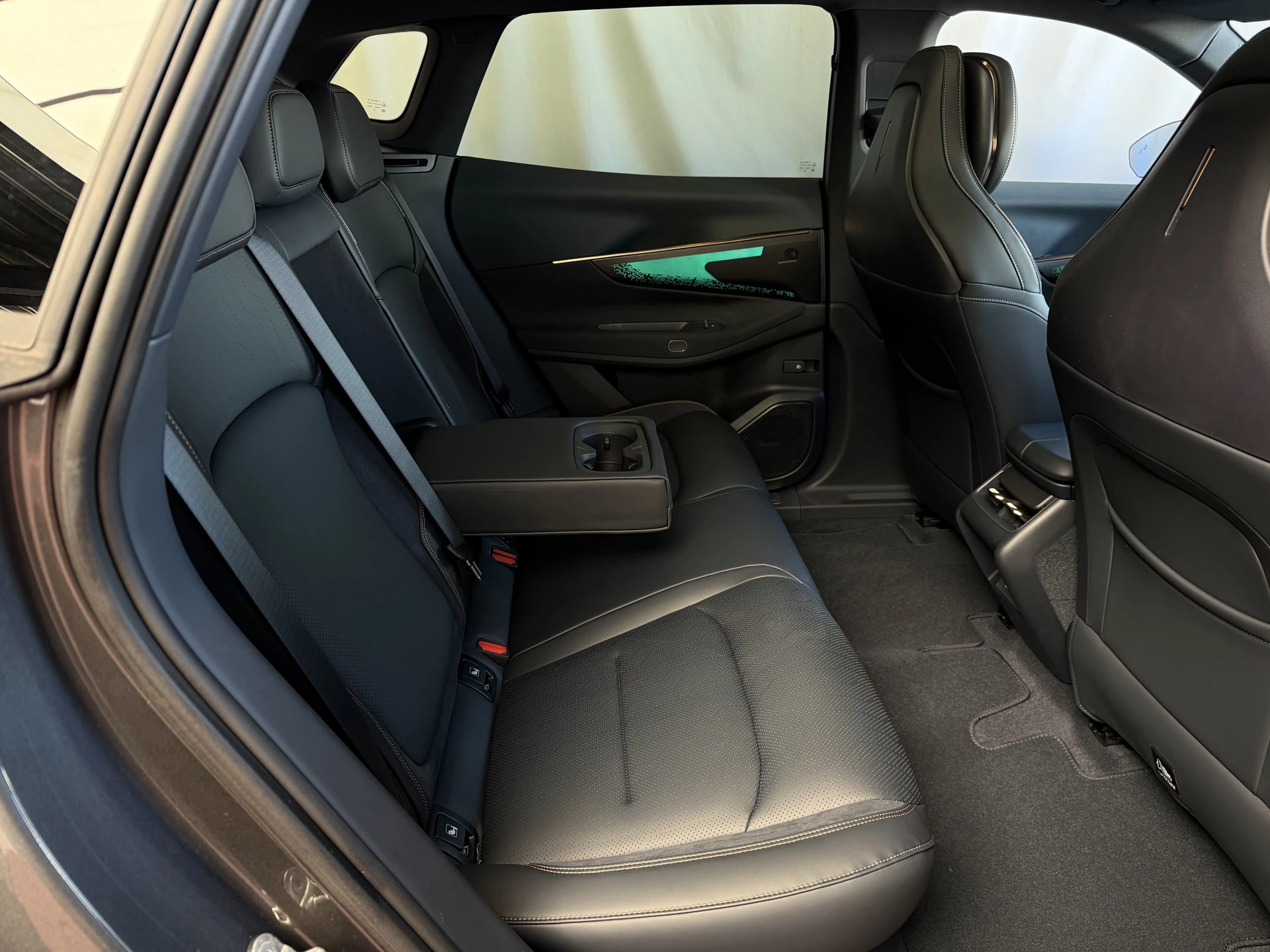 Hoofdafbeelding Lynk & Co 08