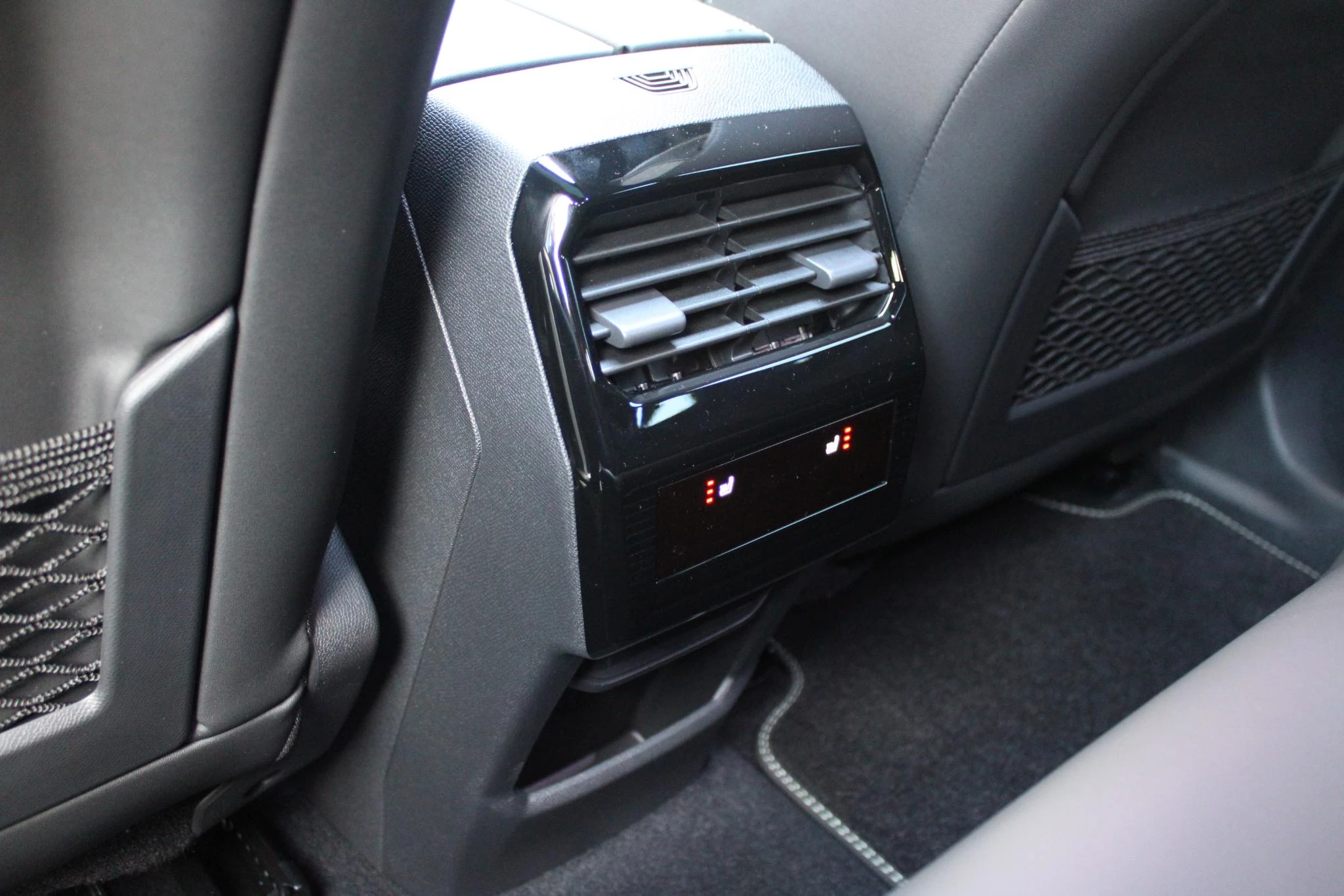 Hoofdafbeelding Peugeot e-3008