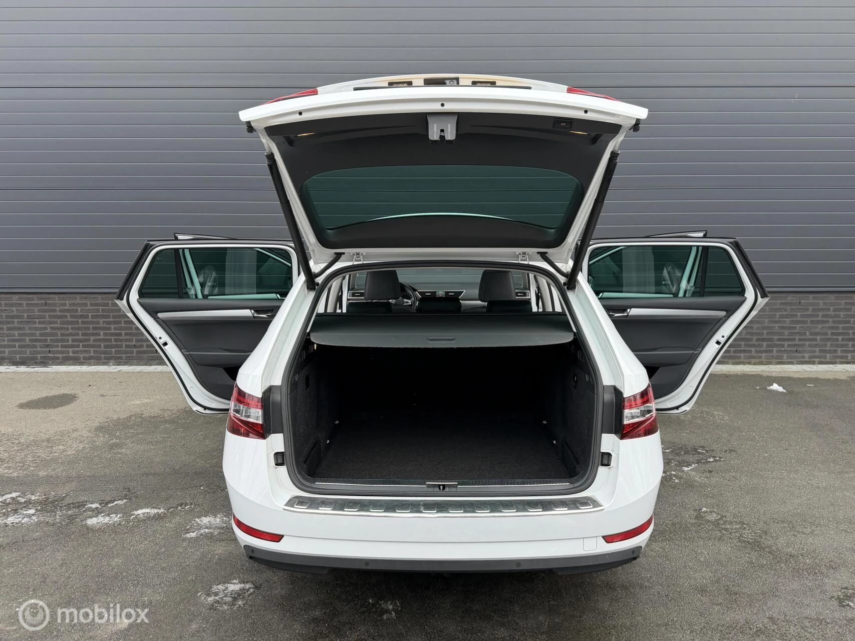 Hoofdafbeelding Škoda Superb