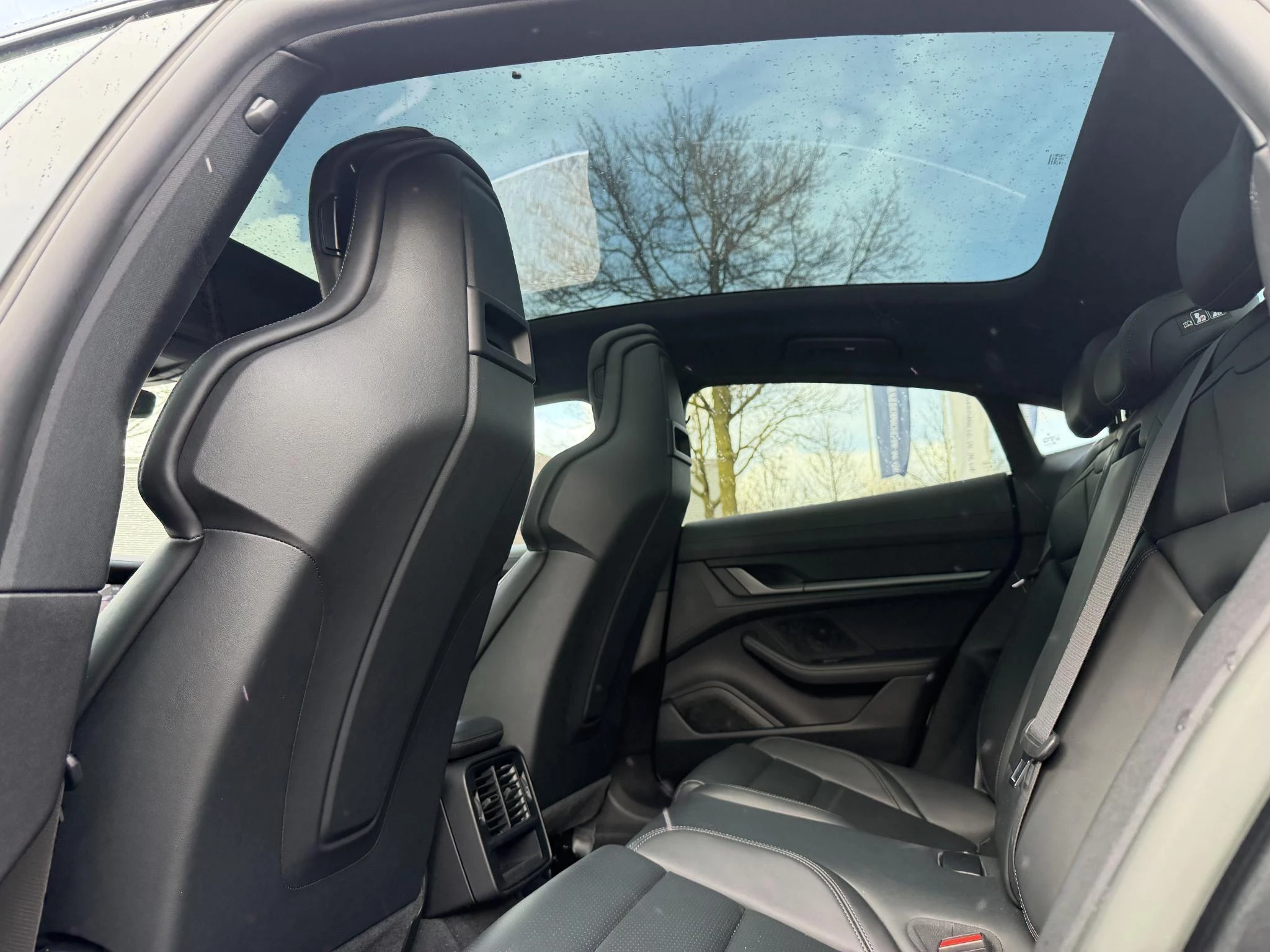 Hoofdafbeelding Porsche Taycan