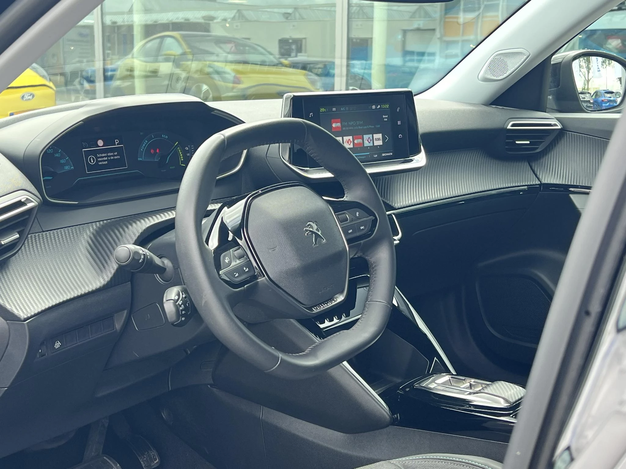 Hoofdafbeelding Peugeot e-2008