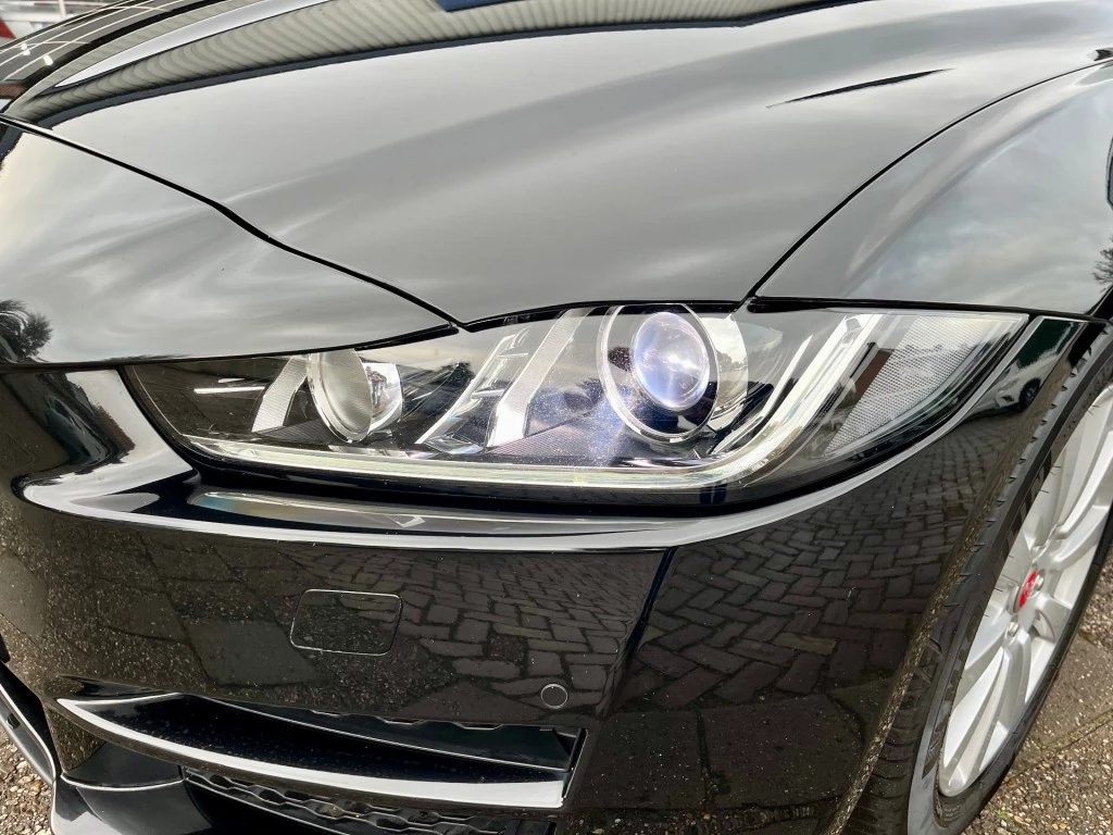 Hoofdafbeelding Jaguar XE