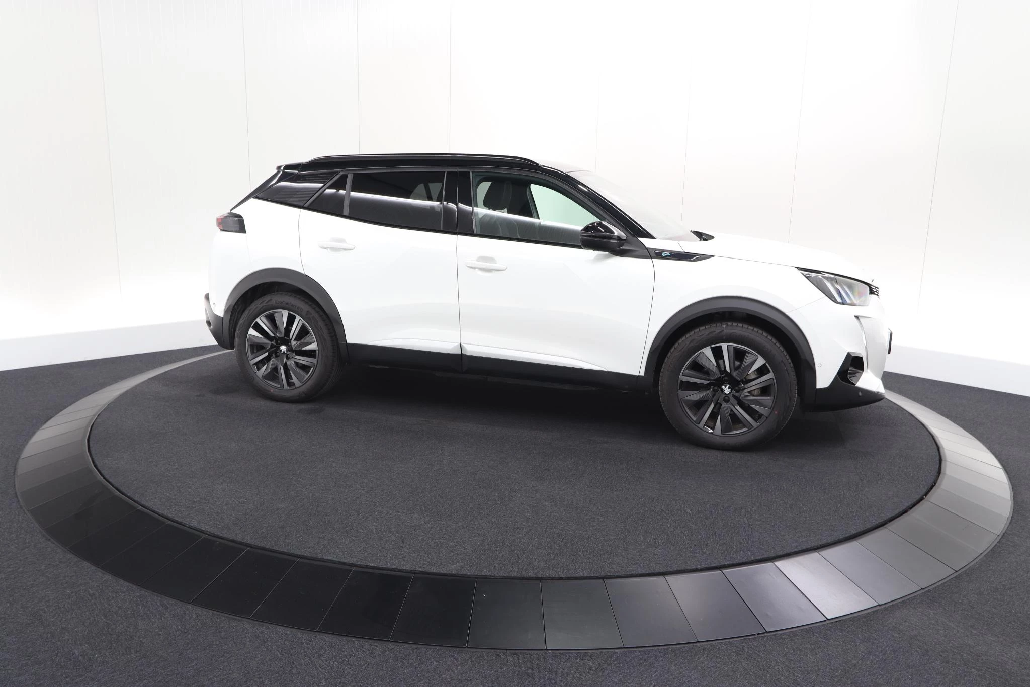 Hoofdafbeelding Peugeot e-2008