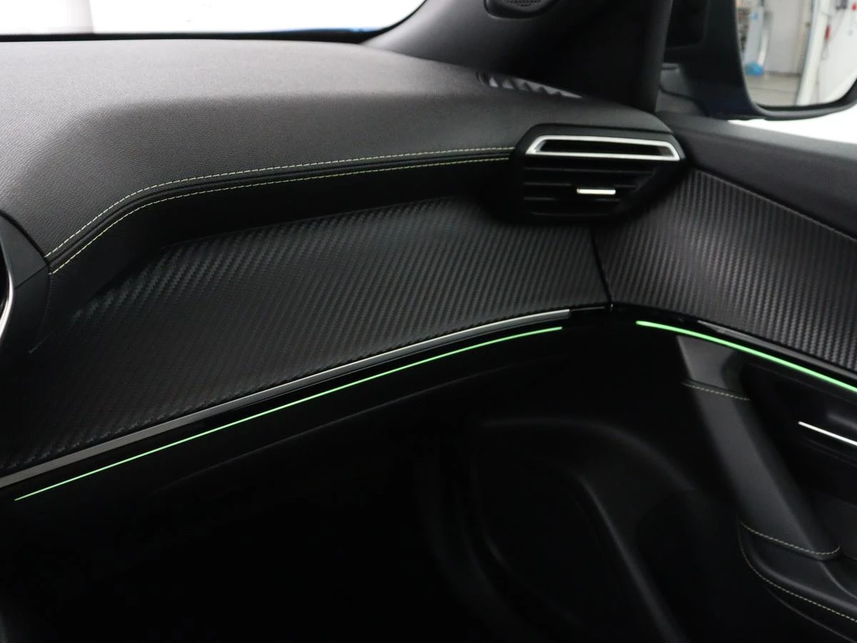 Hoofdafbeelding Peugeot e-2008