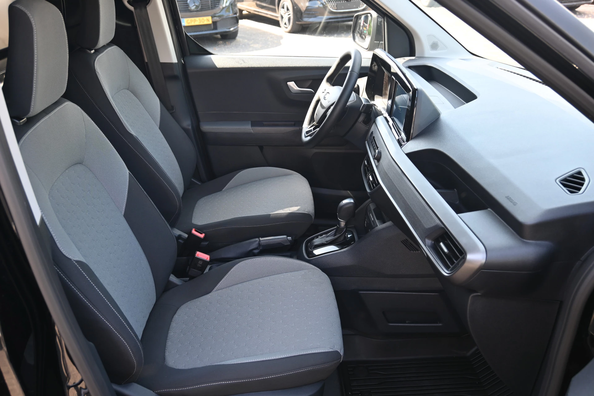 Hoofdafbeelding Ford Transit Courier