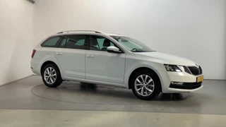 Hoofdafbeelding Škoda Octavia Skoda Octavia Combi 1.0 TSI DSG Greentech Clever Edition Leder-Stof Navigatie Stoelverwarming DAB+