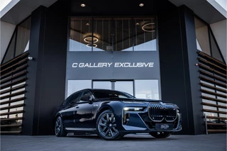 BMW 7 Serie M760e xDrive - M Sport | Sky Lounge | B&W | Massage