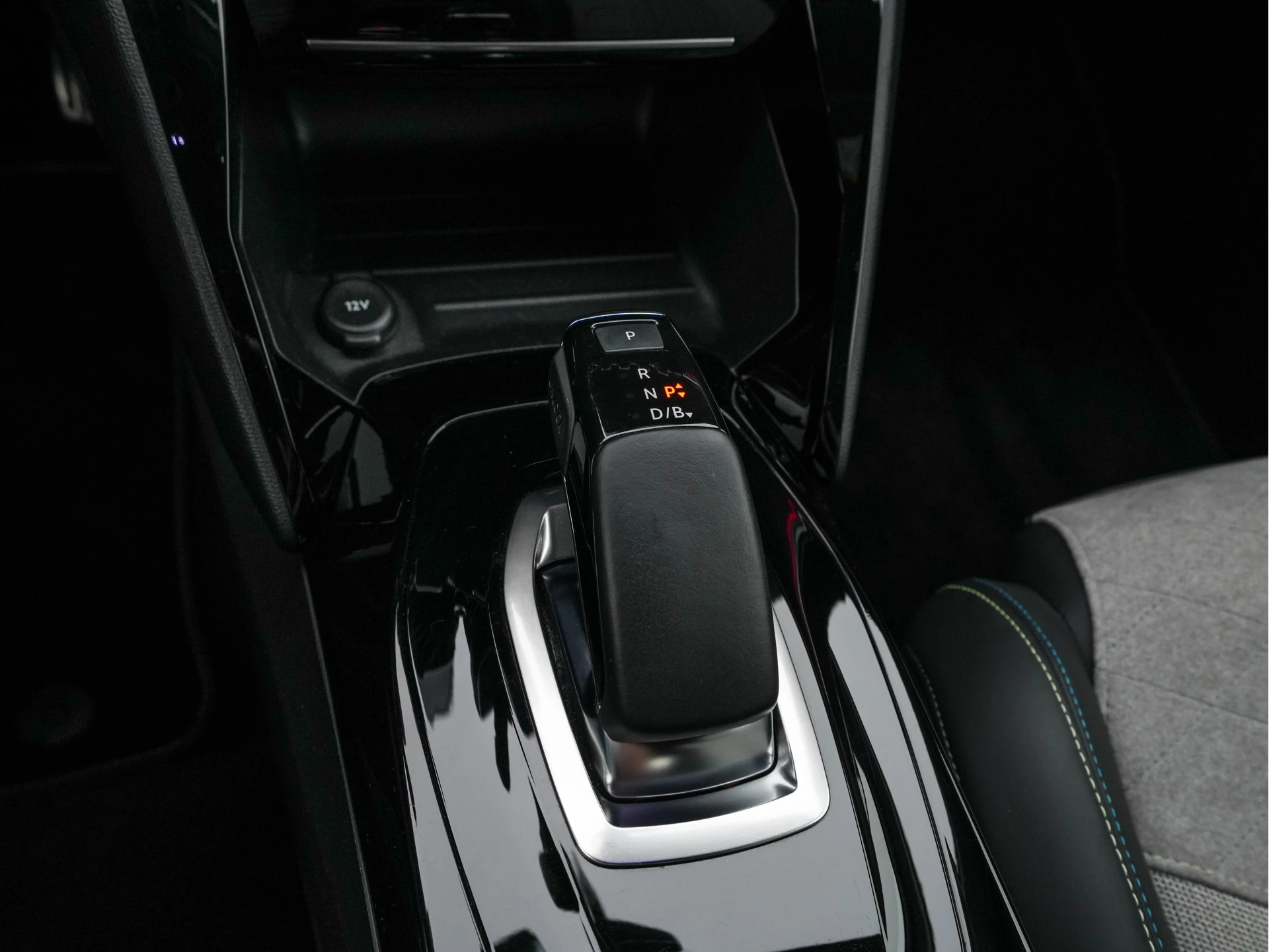Hoofdafbeelding Peugeot e-208