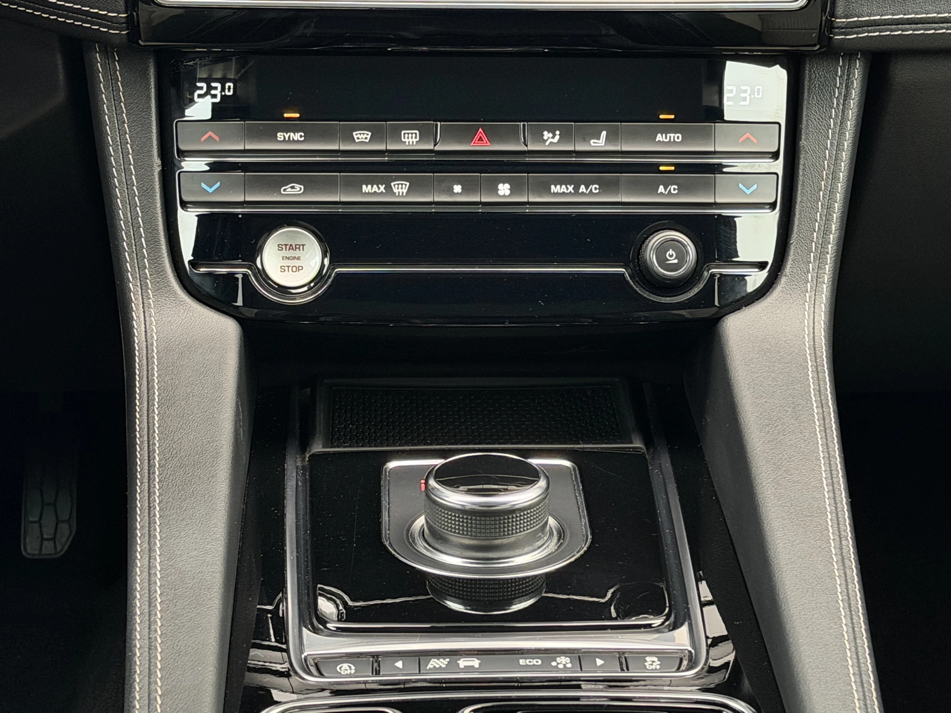 Hoofdafbeelding Jaguar F-PACE