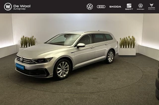 Hoofdafbeelding Volkswagen Passat Volkswagen Passat Variant GTE 1.4 TSI 218pk DSG PHEV Business | Park Assist, Trekhaak Zwenkbaar, Adaptive Cruise Control |