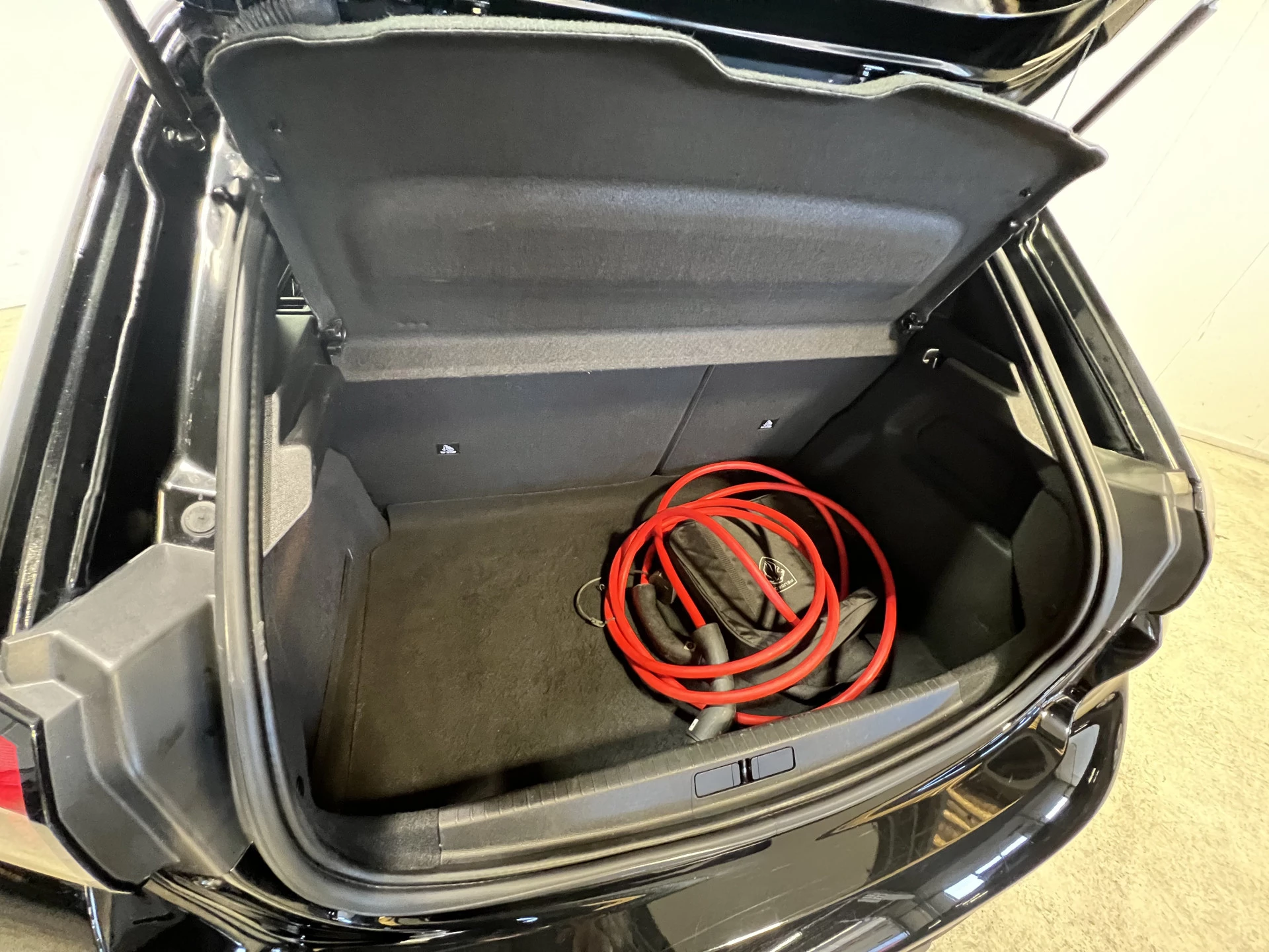 Hoofdafbeelding Peugeot e-208