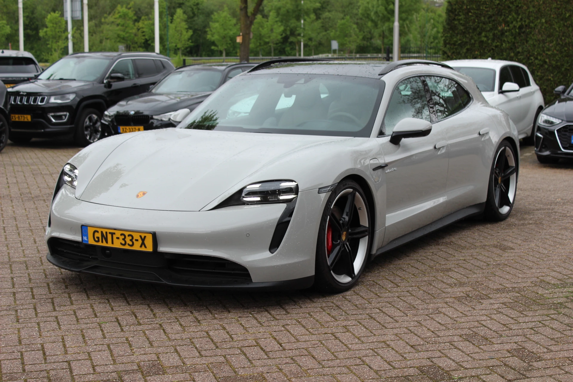 Hoofdafbeelding Porsche Taycan