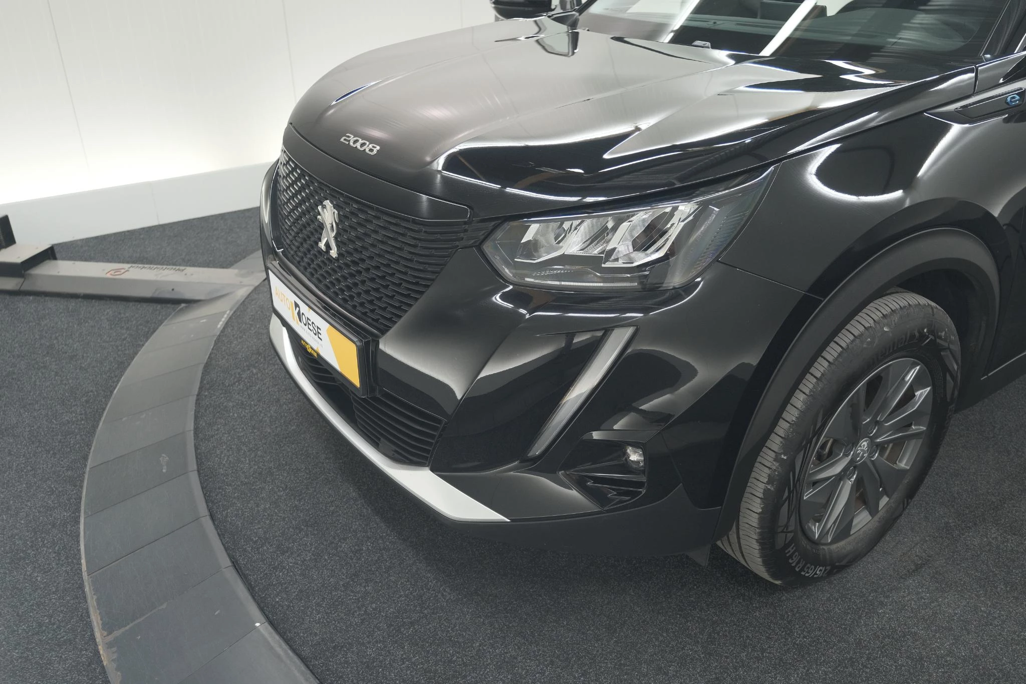 Hoofdafbeelding Peugeot e-2008
