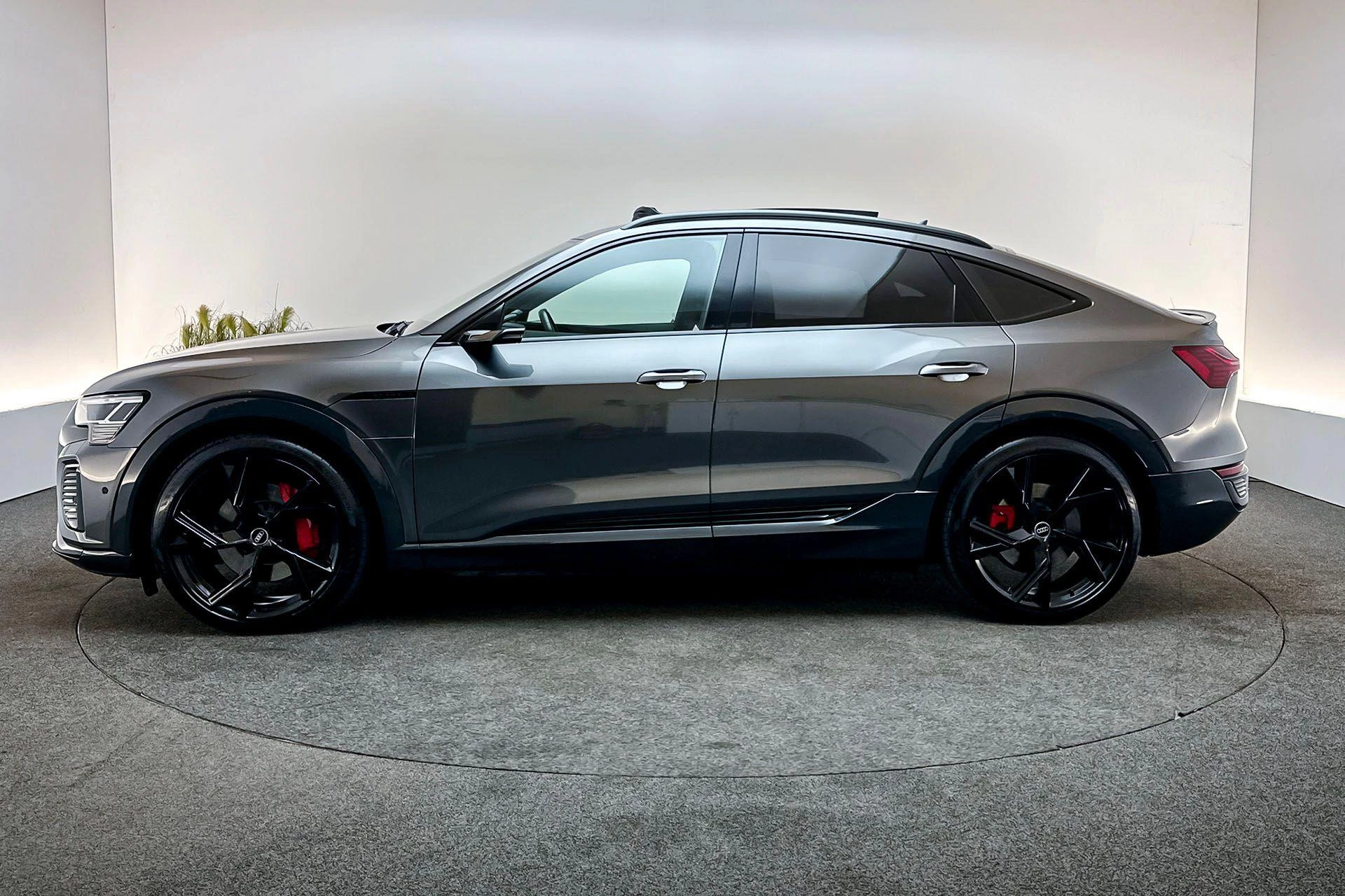 Hoofdafbeelding Audi Q8 Sportback e-tron