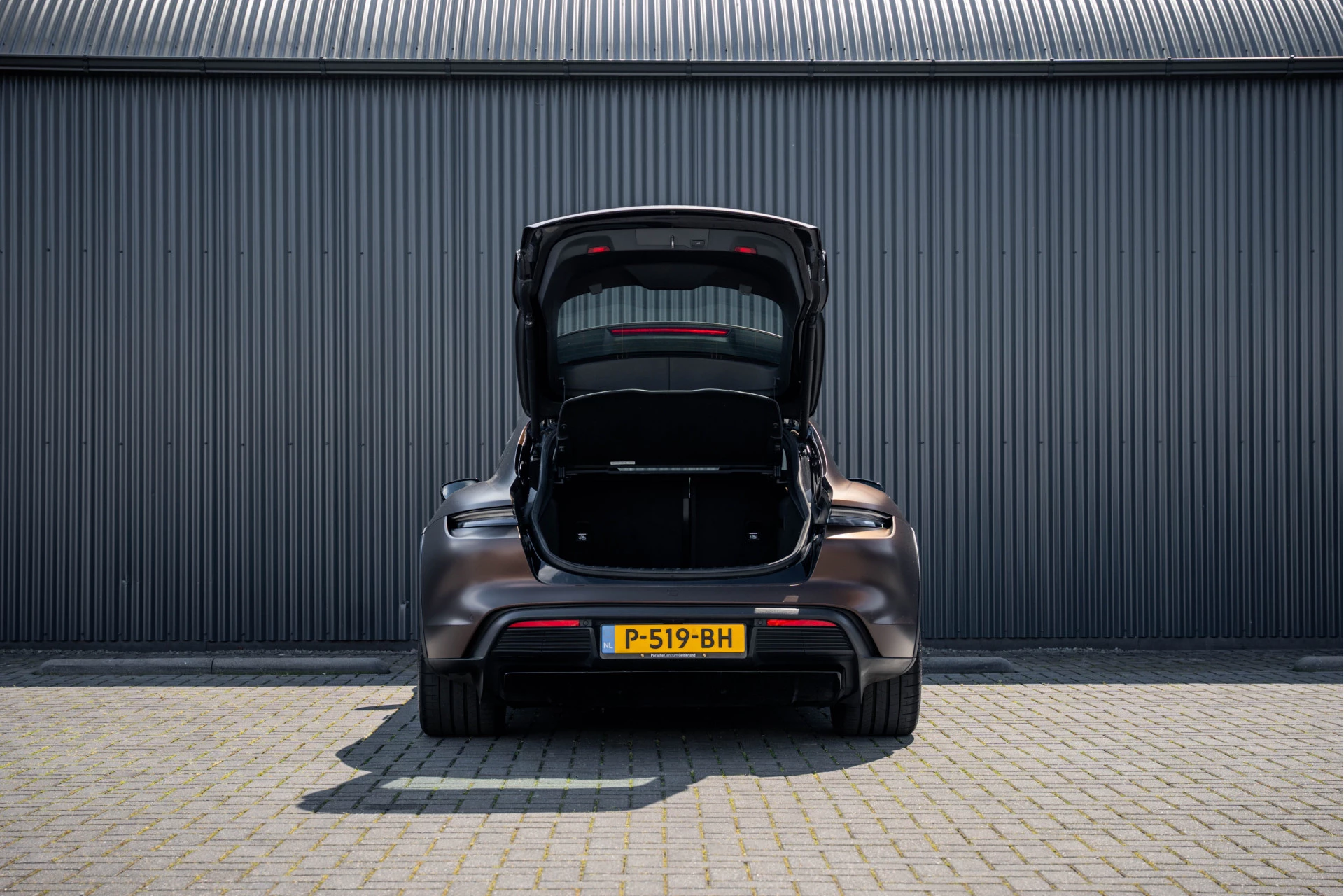 Hoofdafbeelding Porsche Taycan