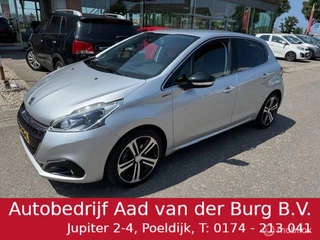 Peugeot 208 110pk 1.2 GT-line , 5 deurs Navigatie en Camera achter , Parkeerhulp achter ,  Ramen & spiegels eclectisch ,  Sport Velgen , Rode GT Line accenten , Chrome uitlaat sierstuk