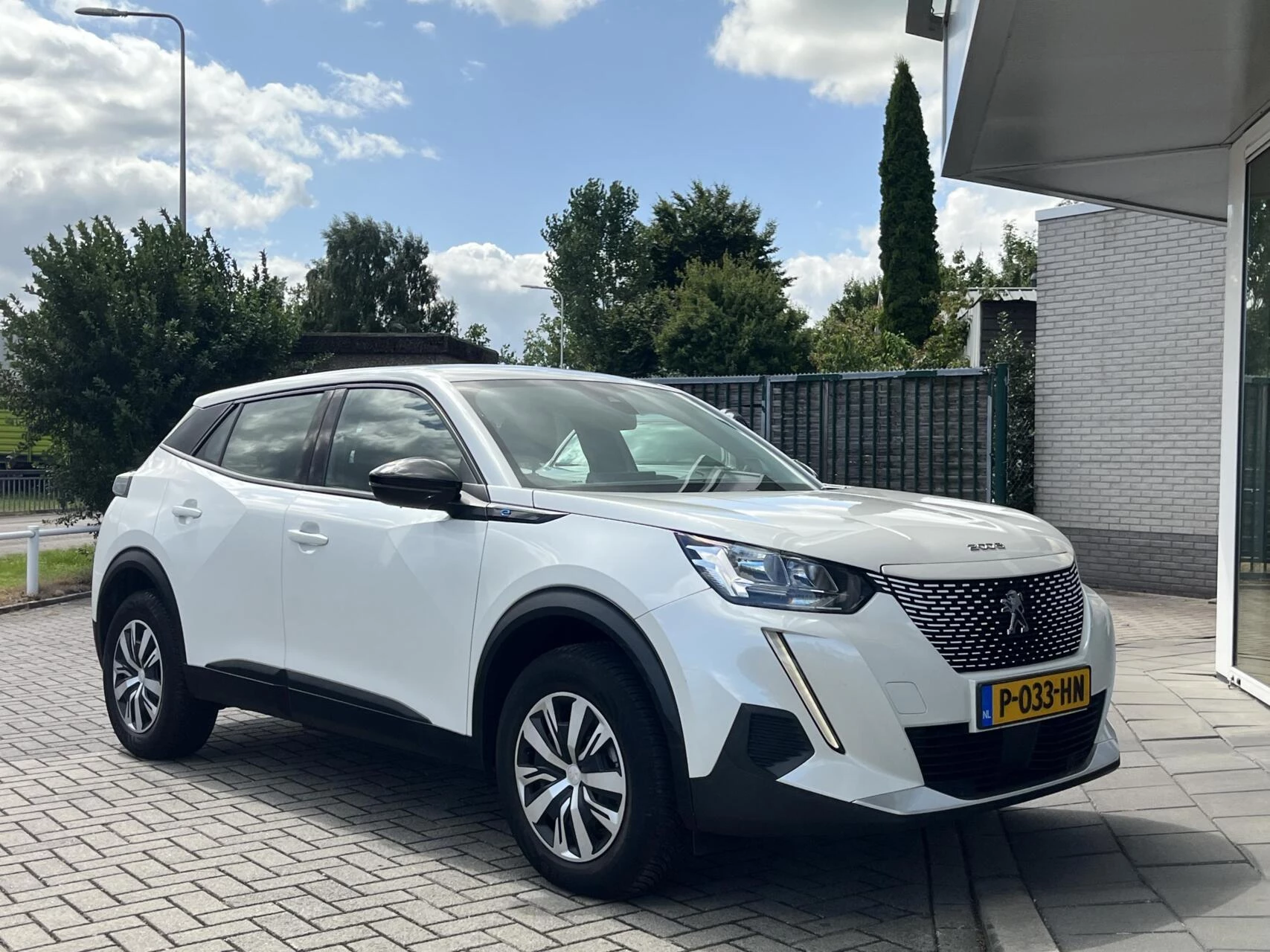 Hoofdafbeelding Peugeot e-2008