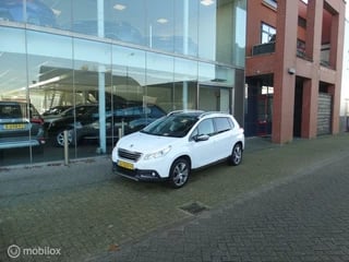 Peugeot 2008 1.2 PureTech Allure 130pk Panoramadak /Trekhaak