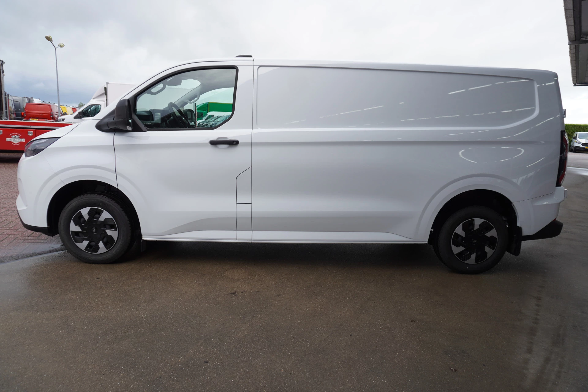 Hoofdafbeelding Ford E-Transit Custom