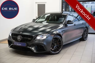 Hoofdafbeelding Mercedes-Benz E-Klasse Mercedes E-klasse AMG 63 S 4MATIC Premium Plus Edition 1 Designo Kuipstoel HUD Carbon Track Pack Dealer onderhouden