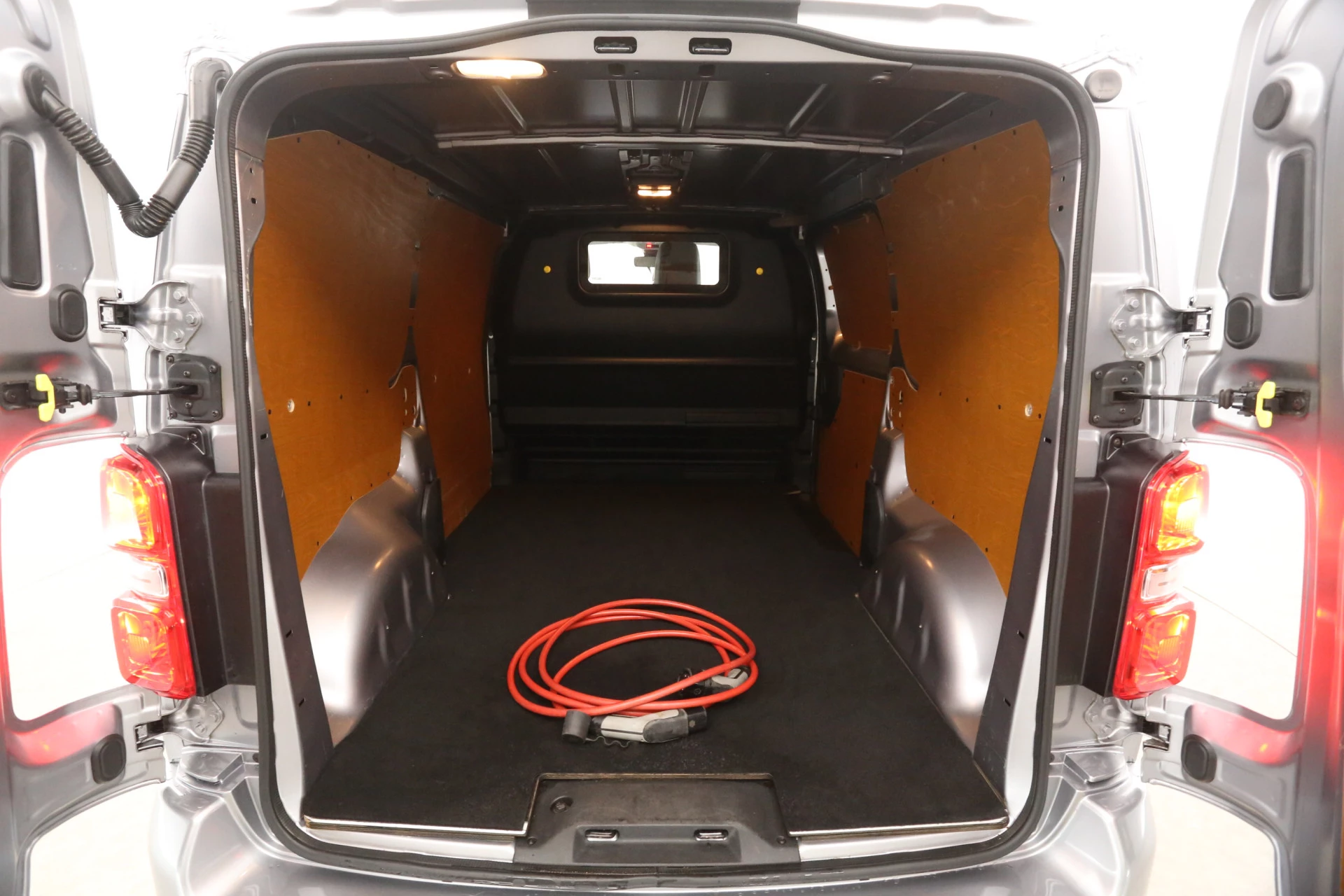 Hoofdafbeelding Peugeot e-Expert