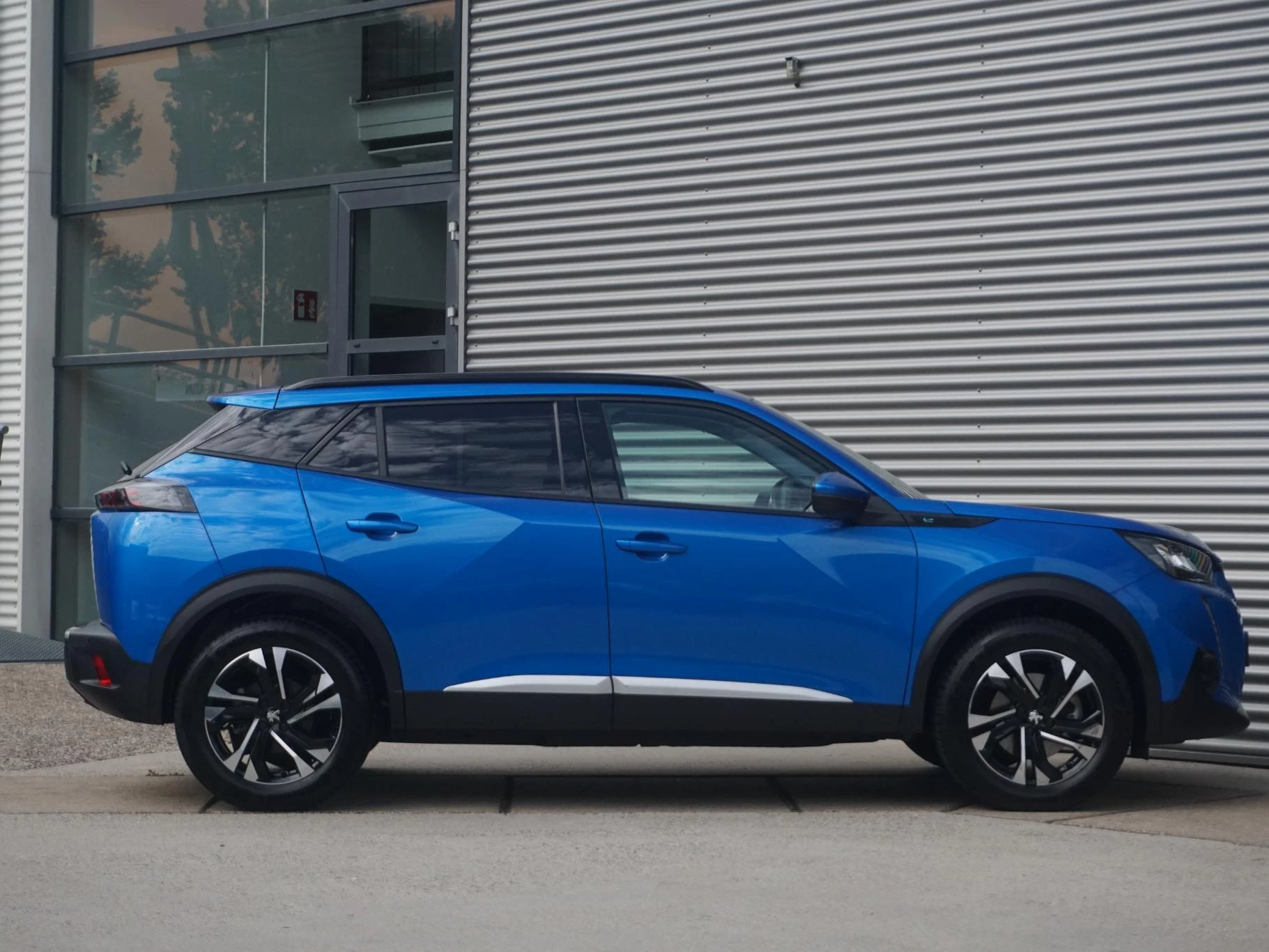 Hoofdafbeelding Peugeot e-2008