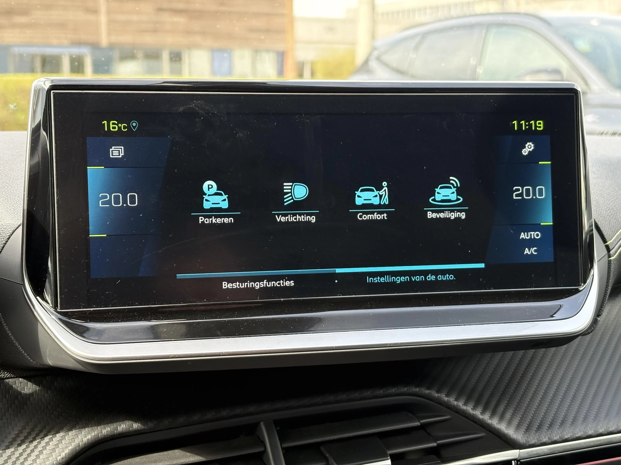 Hoofdafbeelding Peugeot e-208