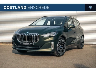 BMW 2 Serie Active Tourer 225e xDrive Automaat / Trekhaak / Sportstoelen / Adaptieve LED / Comfort Access / Parking Assistant / Stoelverwaming