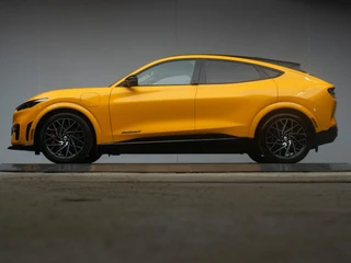 Hoofdafbeelding Ford Mustang Mach-E Ford Mustang Mach-E GT Extended AWD 98 kWh Sport (NAVI,APPLE CARPLAY,360 VIEW,STOEL/STUUR VERWARMING,SPORTSTOELEN,LM VELGEN)