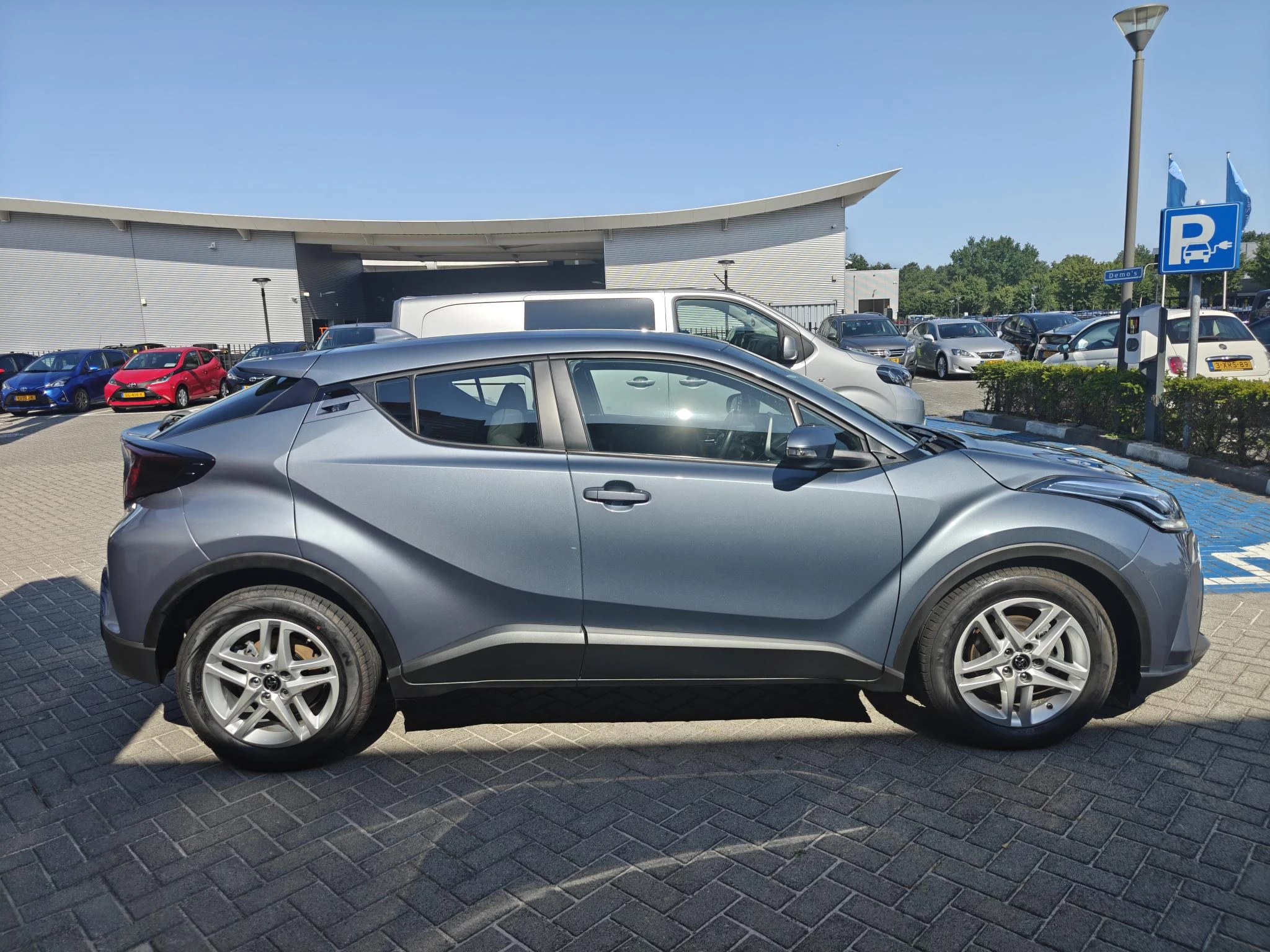 Hoofdafbeelding Toyota C-HR