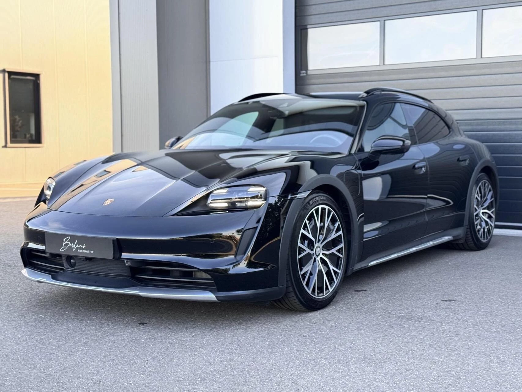 Hoofdafbeelding Porsche Taycan