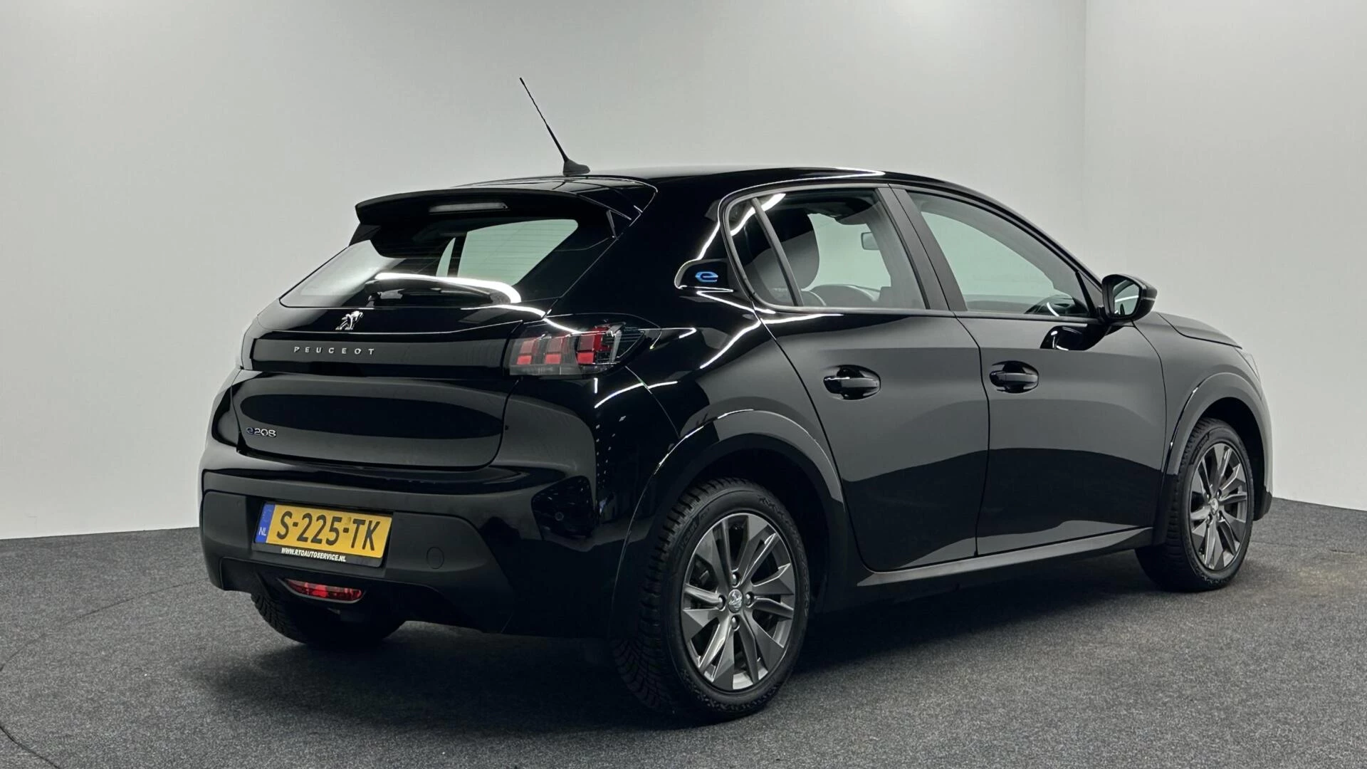 Hoofdafbeelding Peugeot e-208