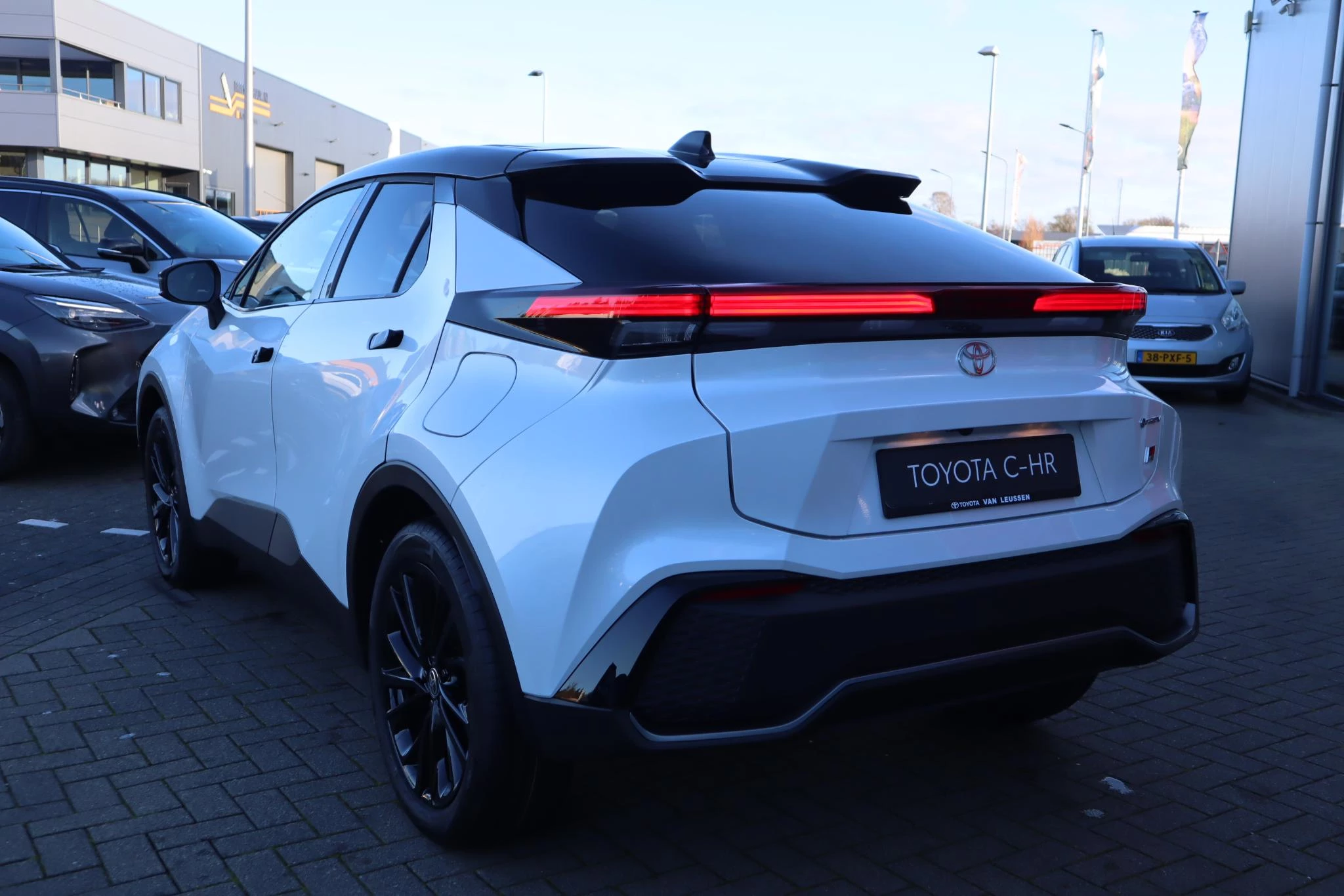 Hoofdafbeelding Toyota C-HR